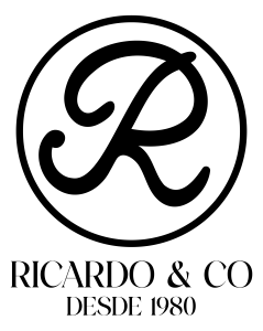 Ricardo & Co-Logotipo principal