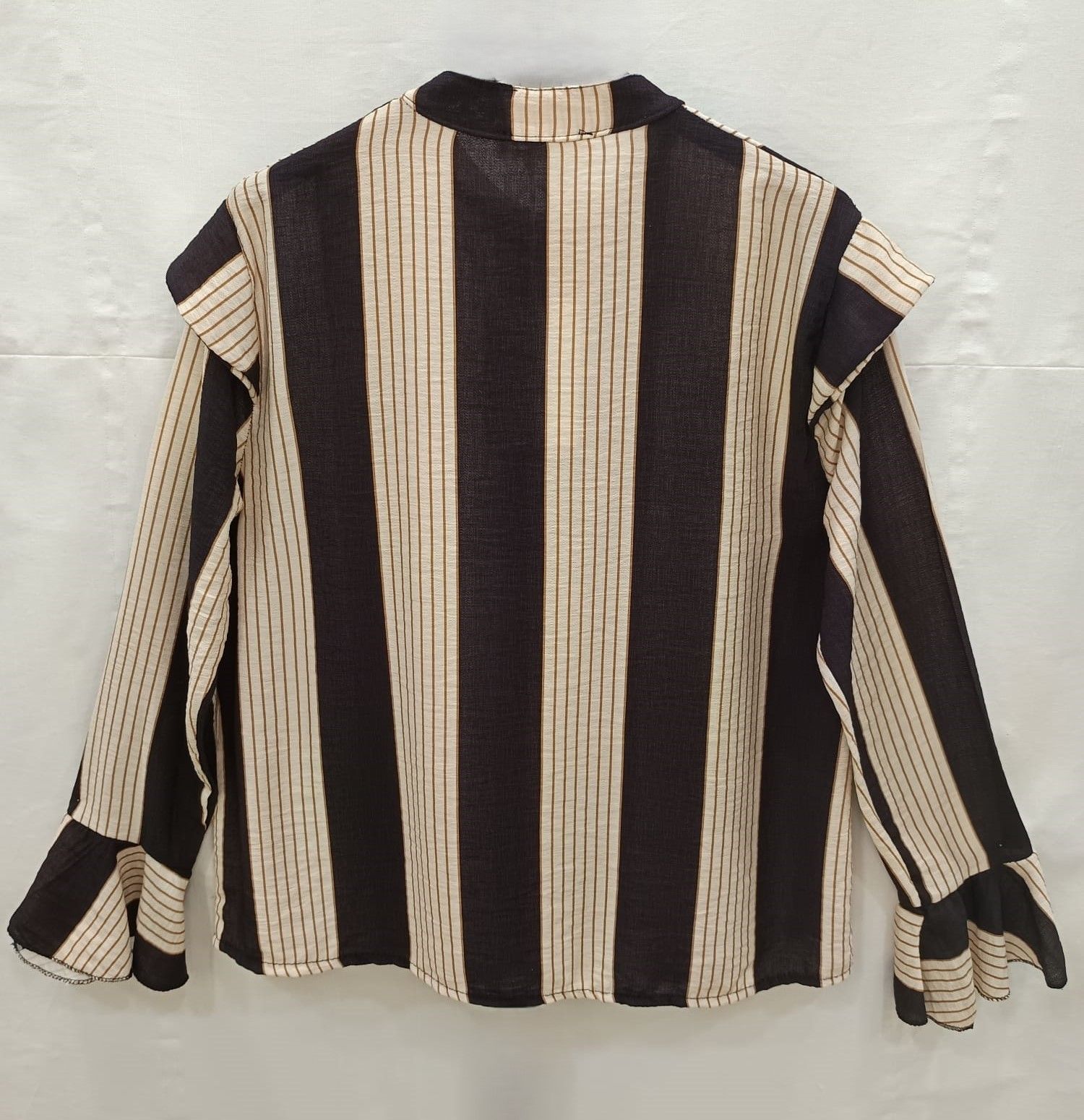 Blusa de rayas con volantes en cascada y manga larga - Imagen 4