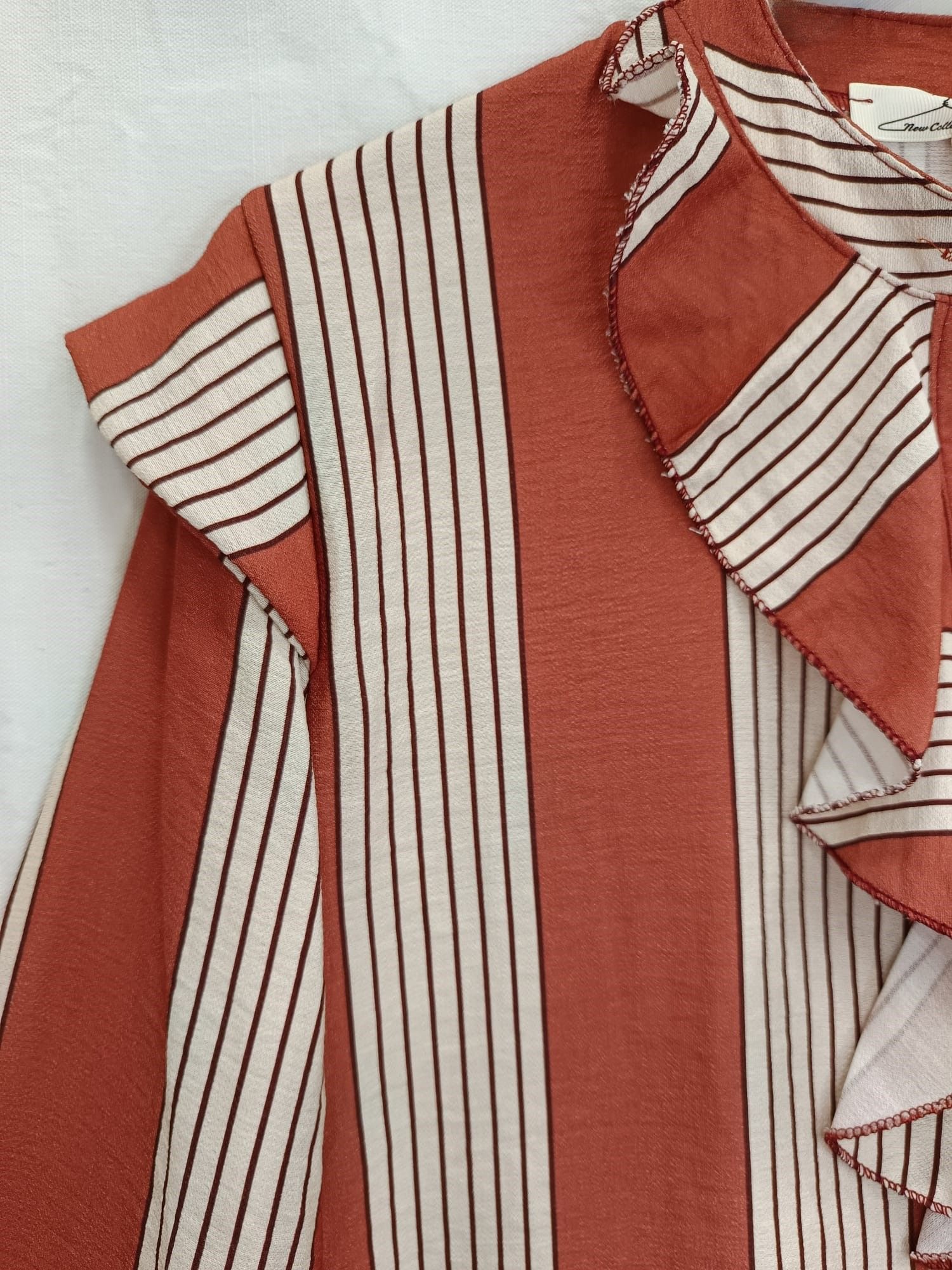 Blusa de rayas con volantes en cascada y manga larga - Imagen 2