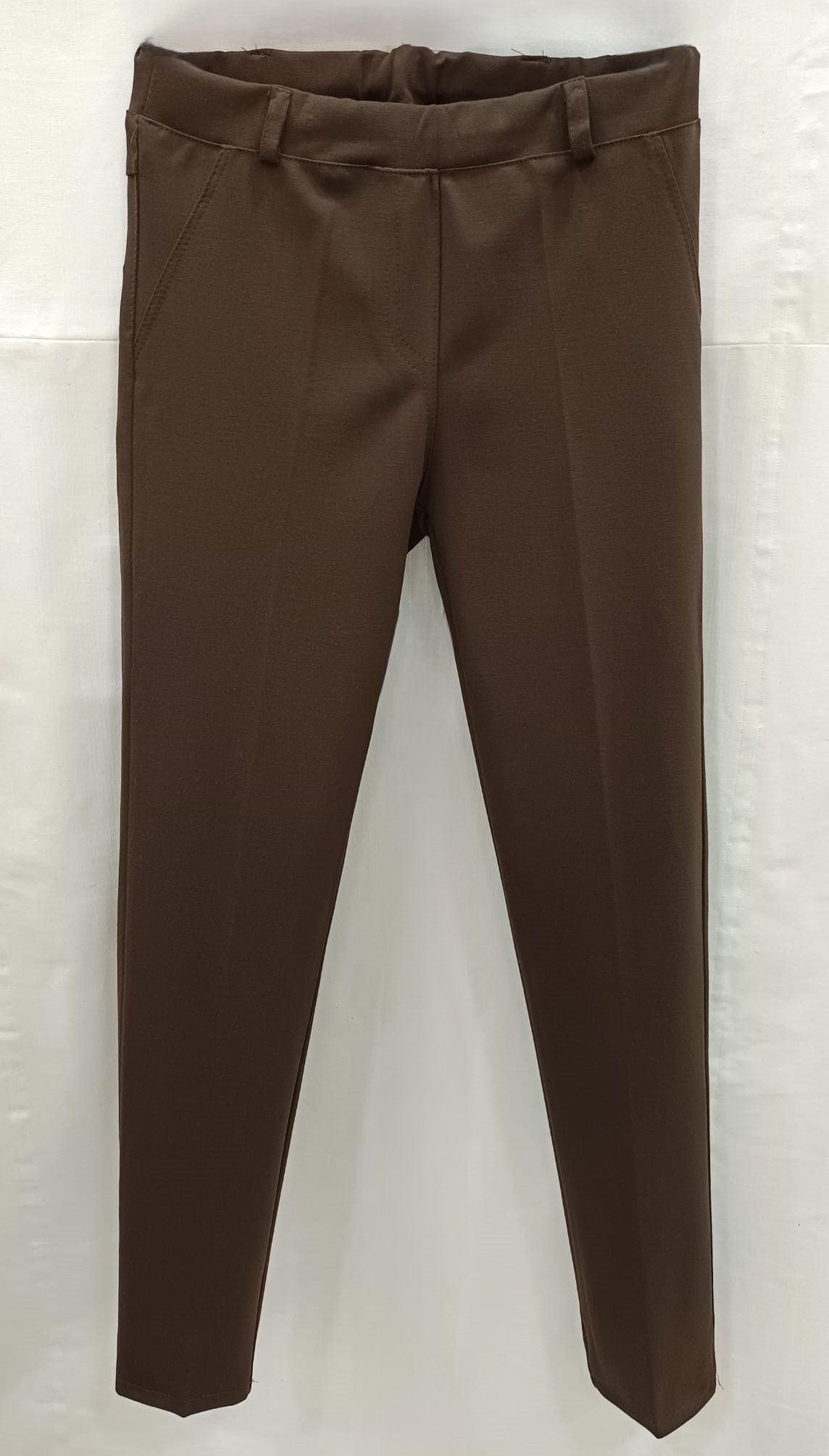 Pantalón de punto marrón tiro alto corte chino mujer - Imagen 2