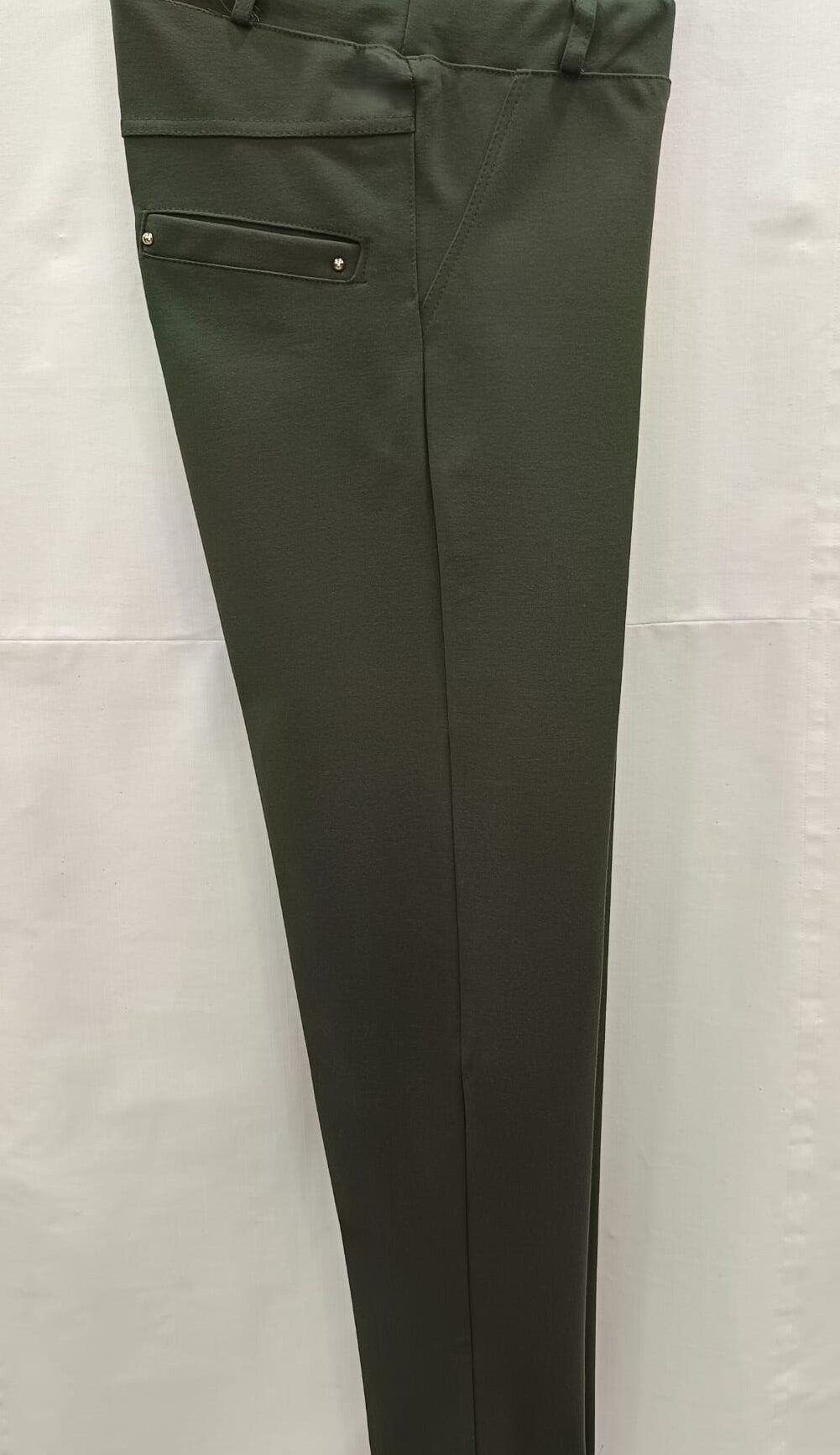 Pantalón de punto verde tiro alto corte chino mujer