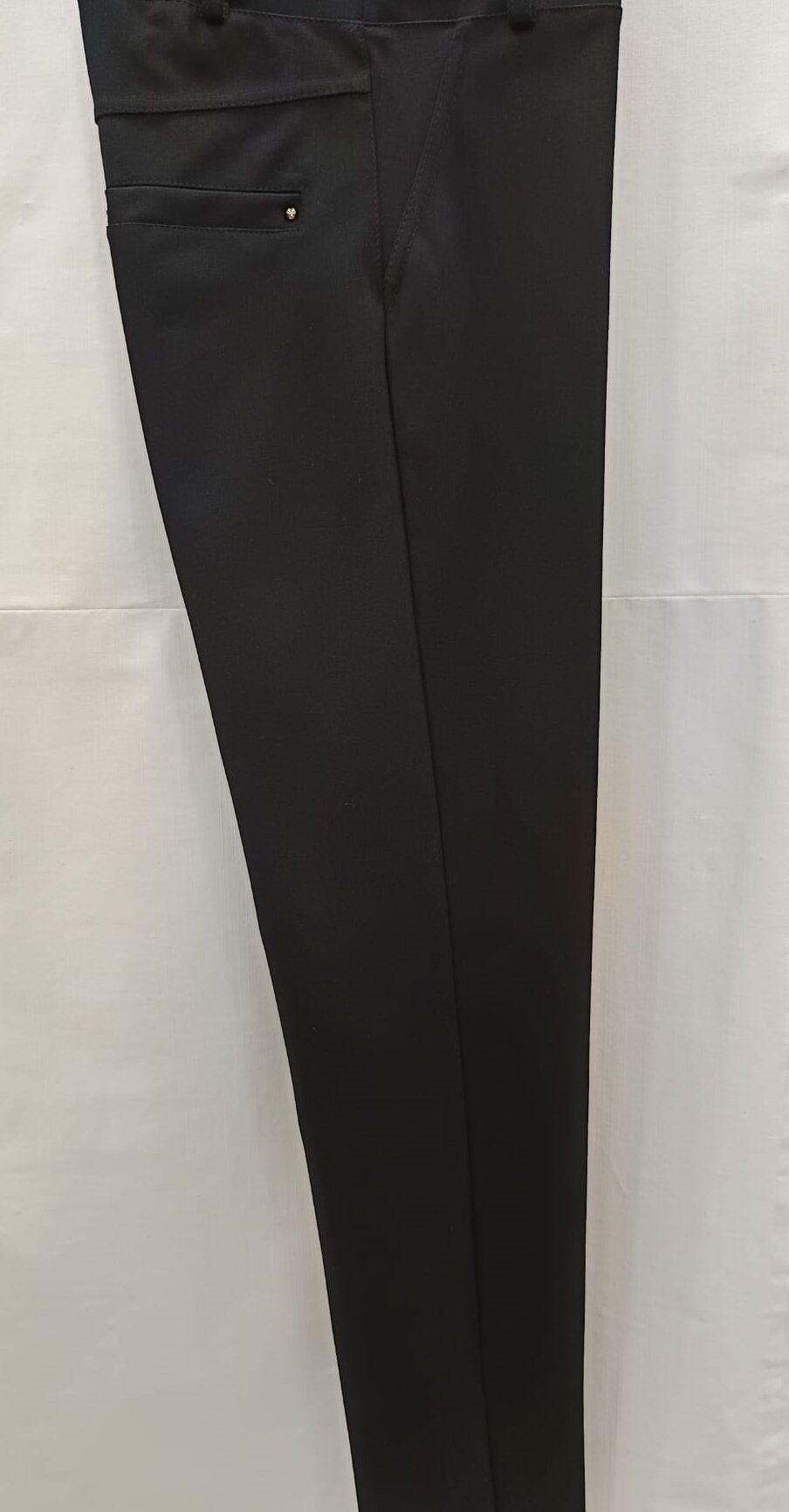 Pantalón de punto negro tiro alto corte chino mujer
