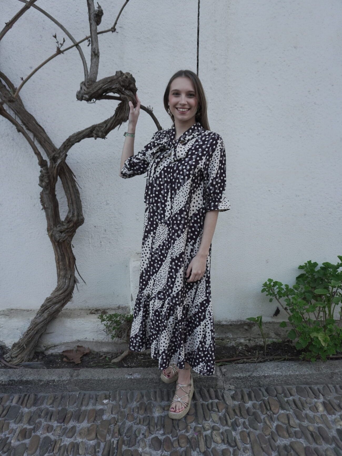 Vestido midi de lunares cuello lazo mujer