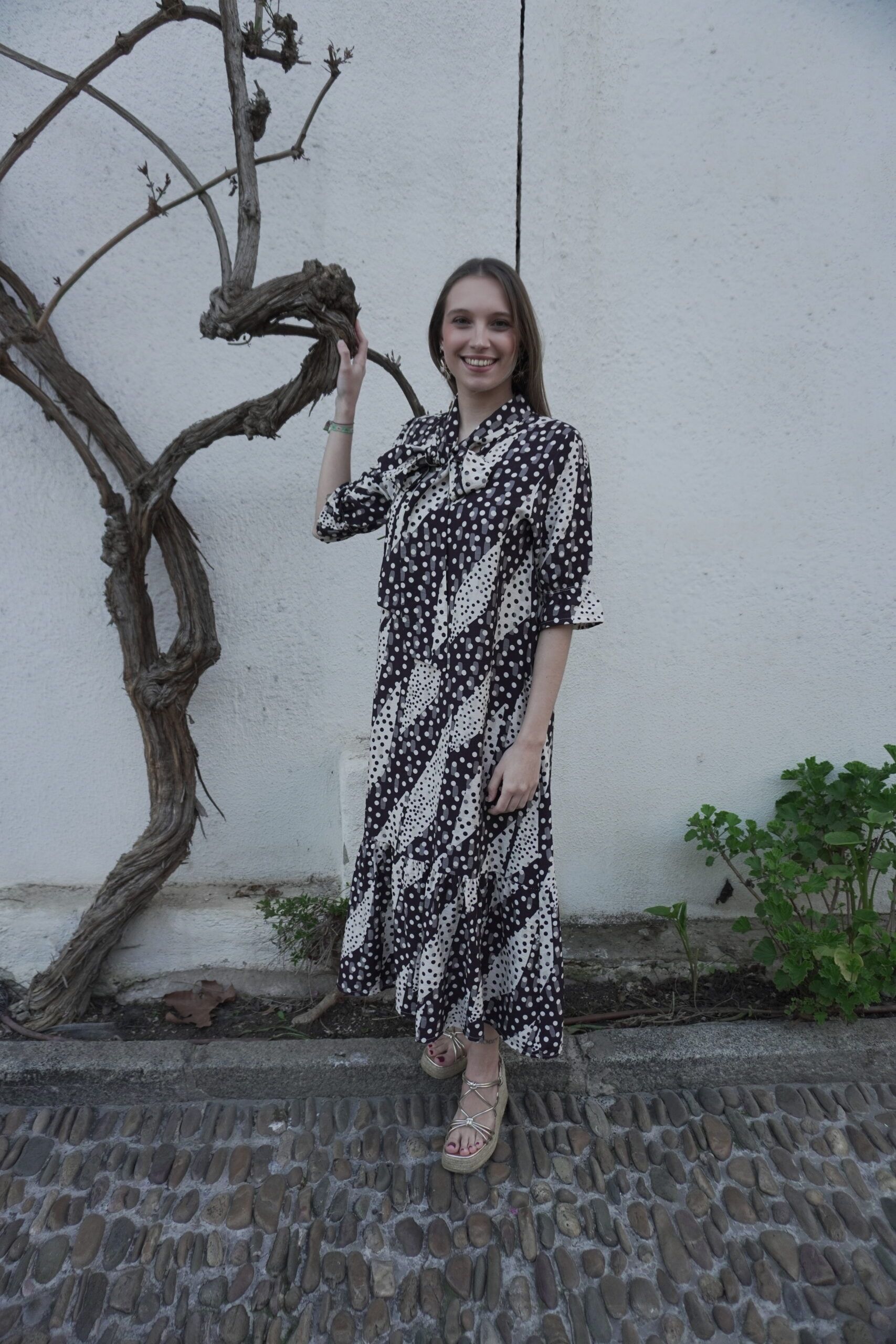 Vestido midi de lunares cuello lazo mujer