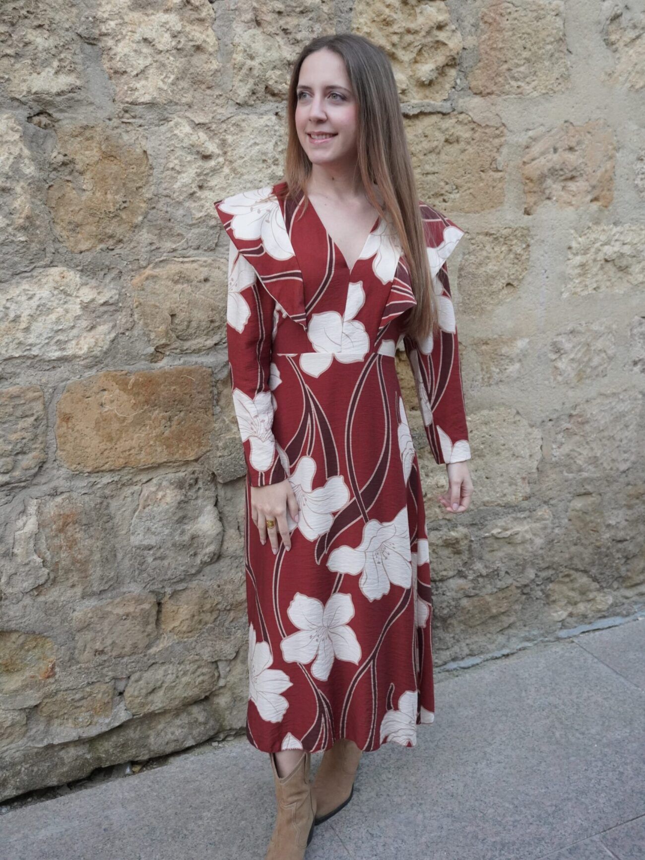 Vestido midi estampado floral con capa para mujer