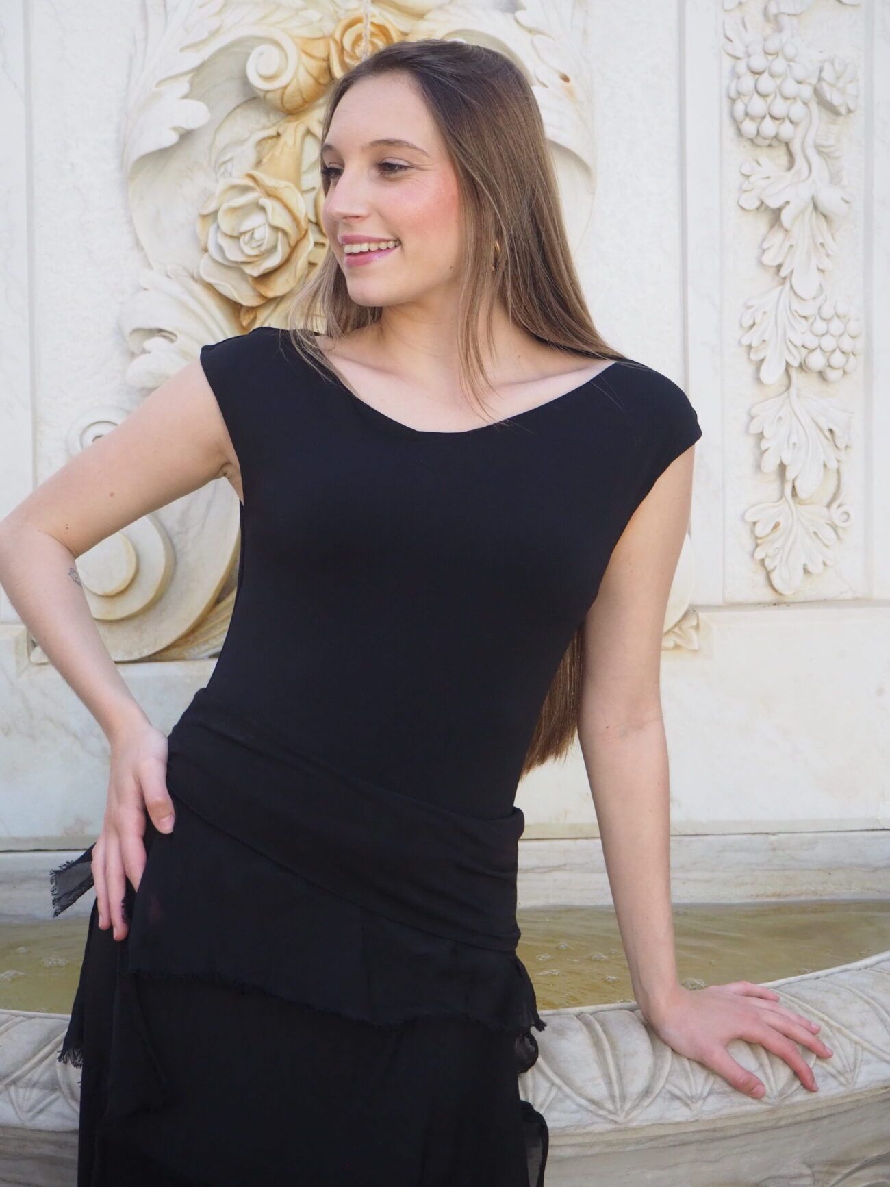 Top de punto elástico negro mujer escote barco