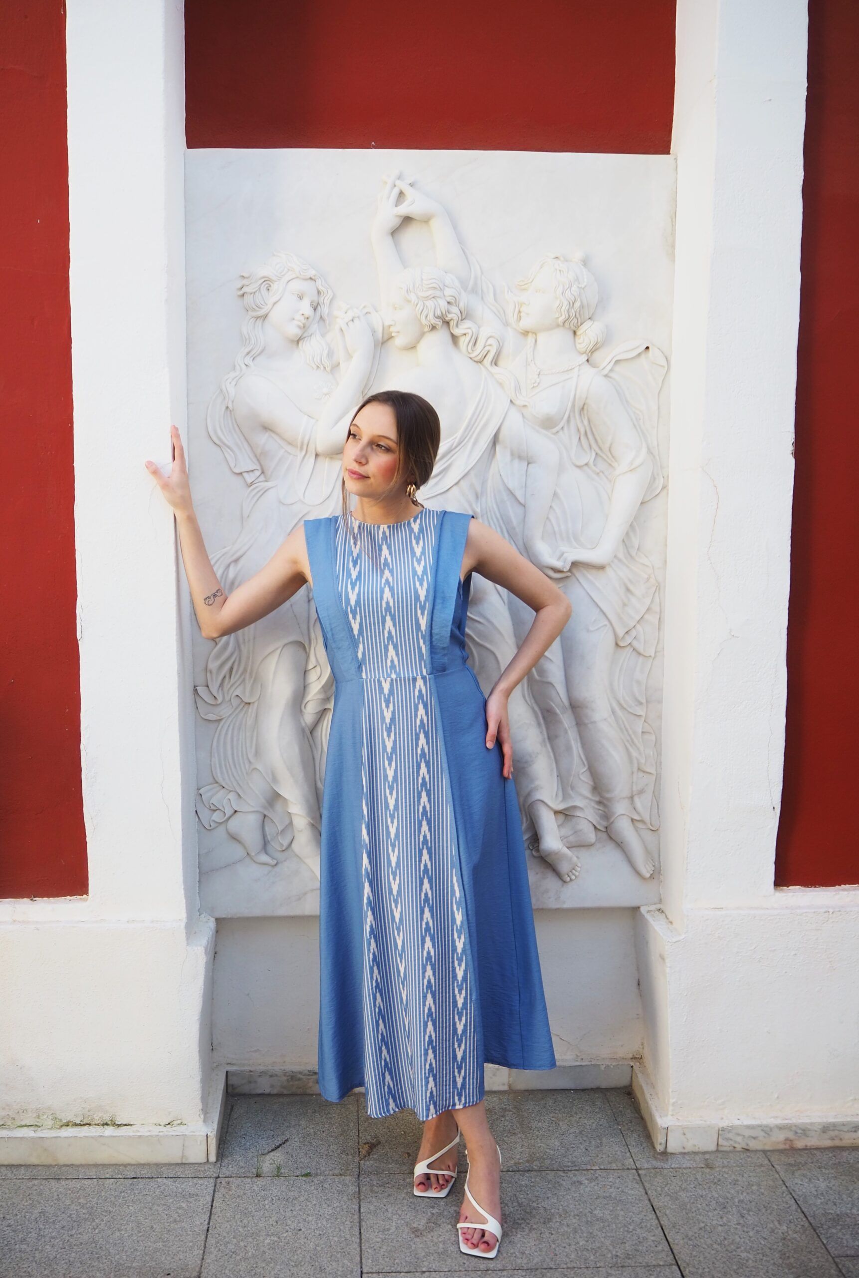 Vestido midi mujer corte entallado