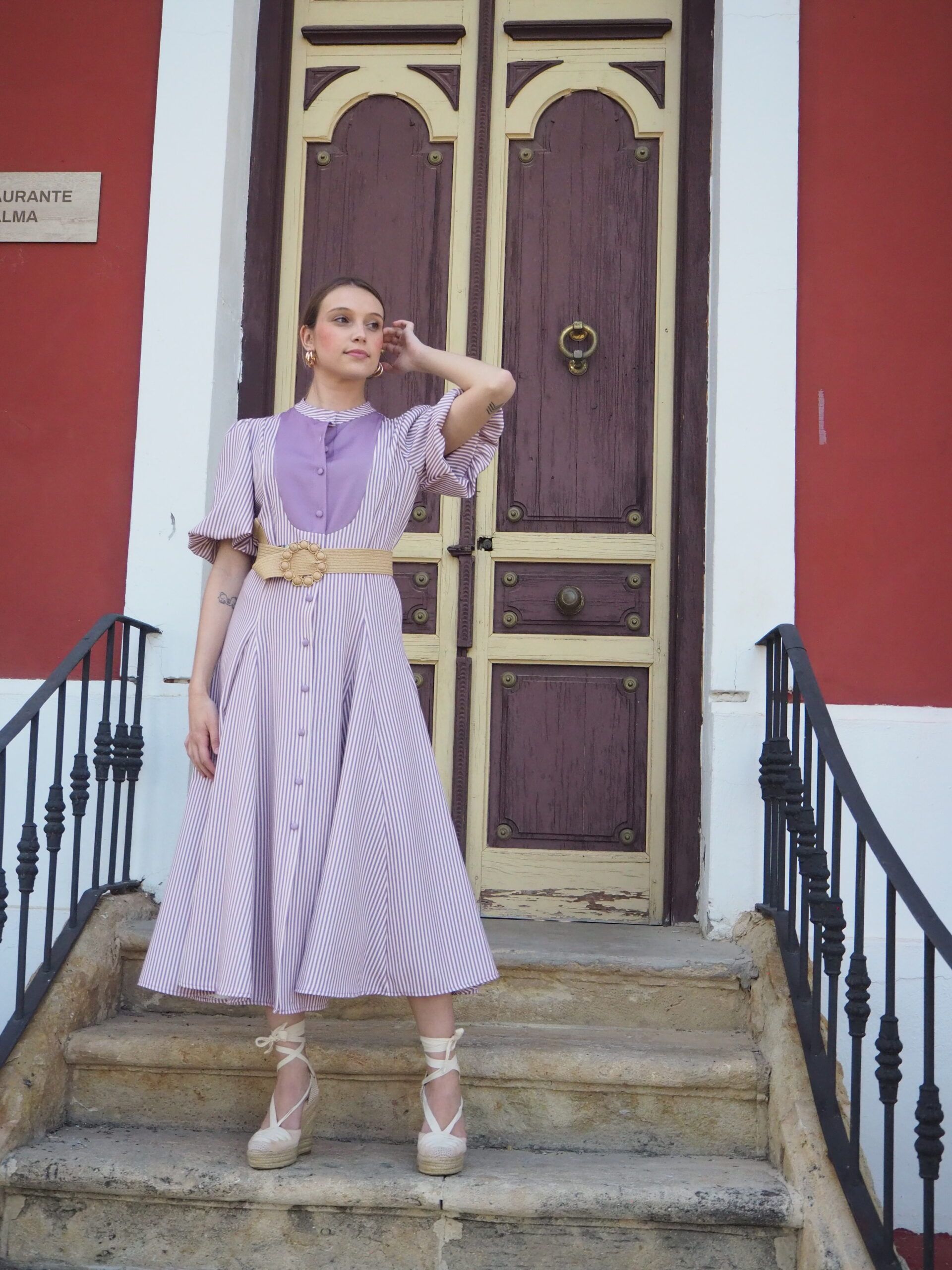 Vestido de rayas midi con pechera y falda vuelo mujer - Imagen 4