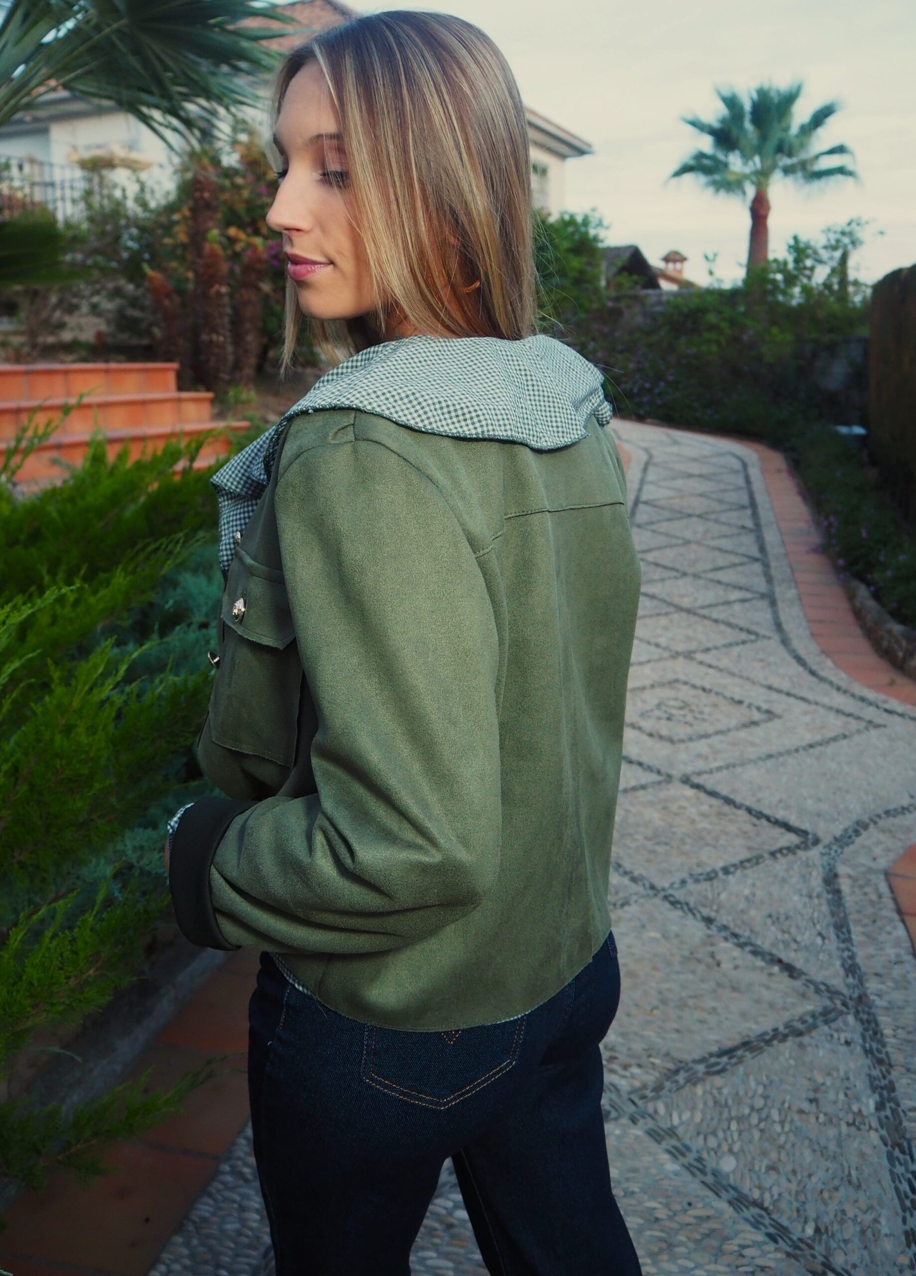 Chaqueta ante mujer corte recto con botones metálicos - Imagen 4