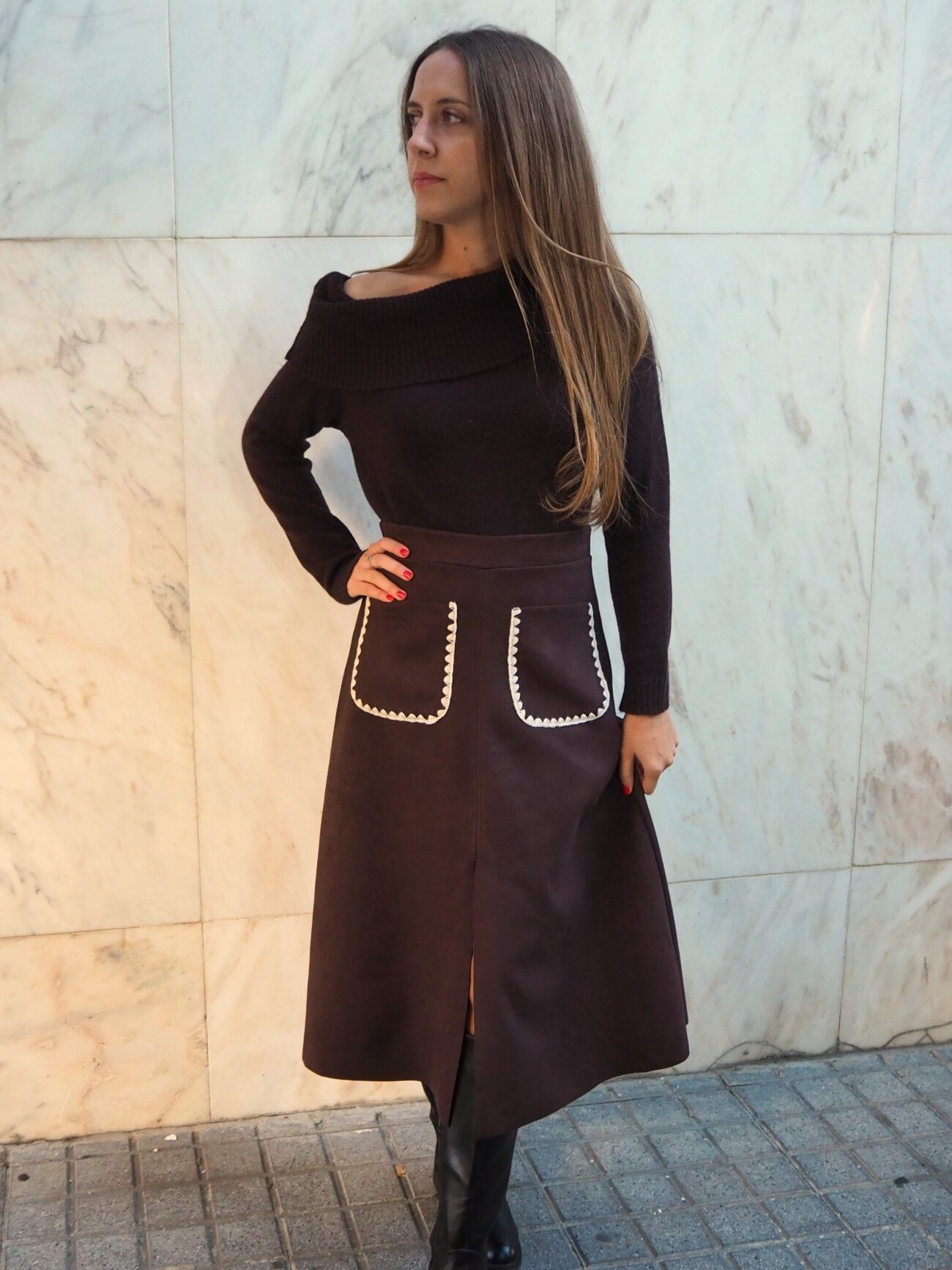 Falda midi antelina con bolsillos marrón mujer