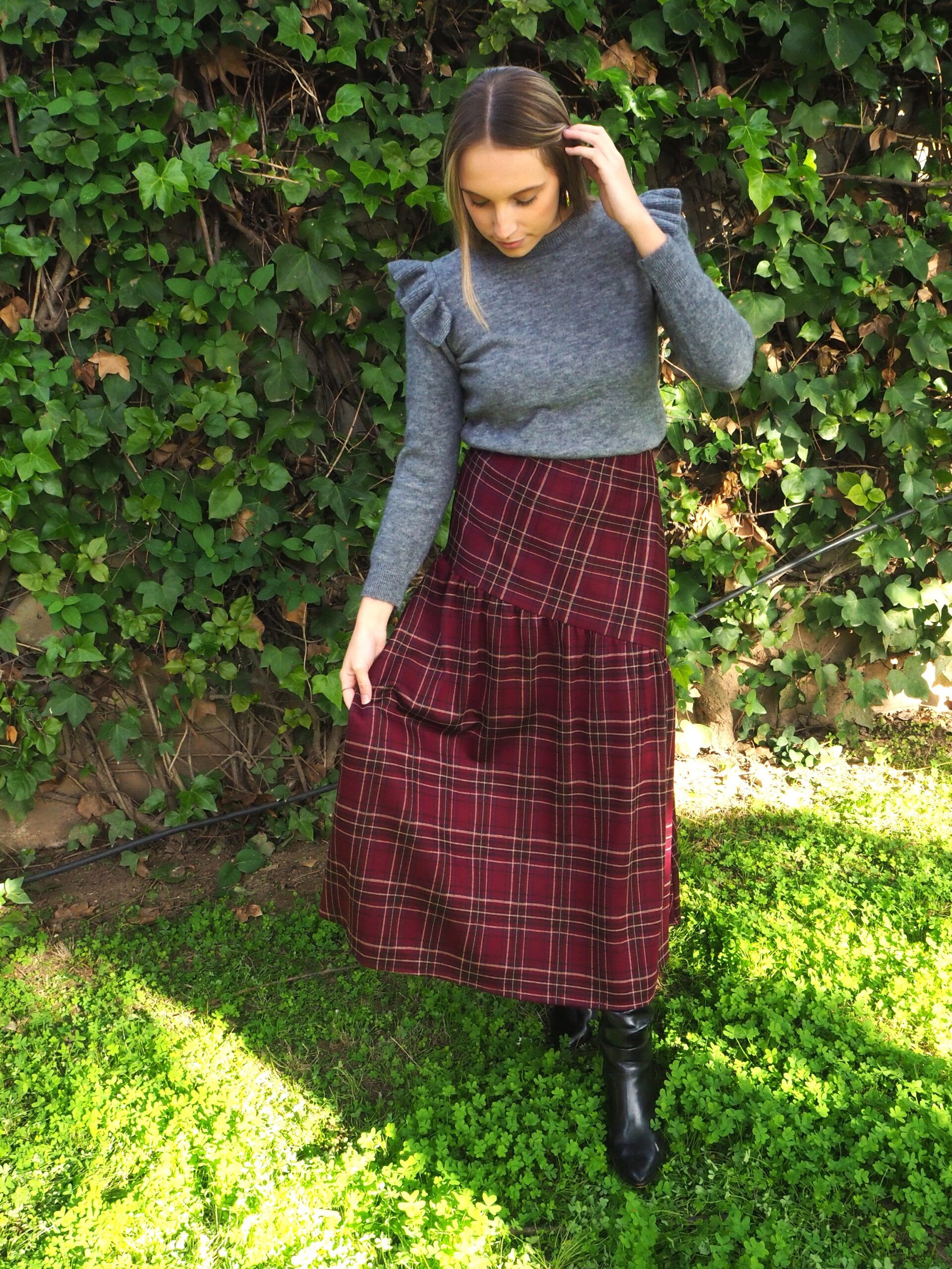 Falda midi cuadro escoces corte cadera mujer