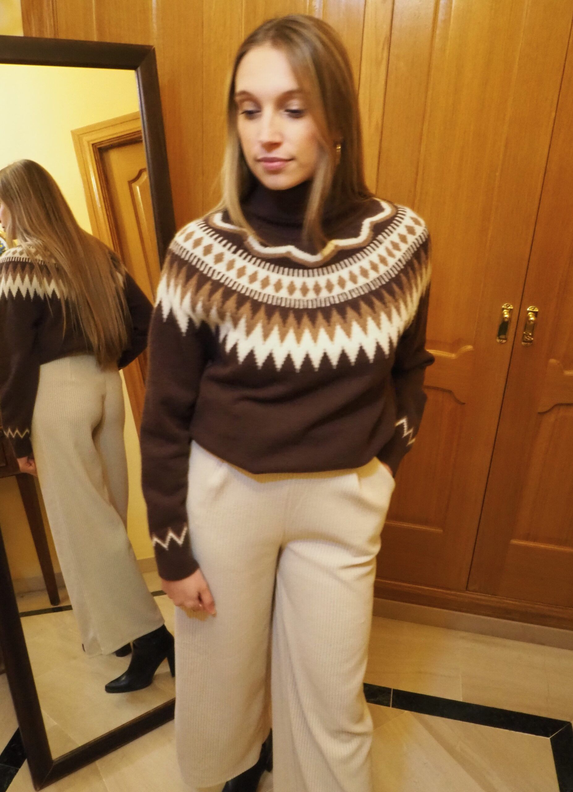Jersey jacquard de cuello vuelto para mujer - Imagen 5