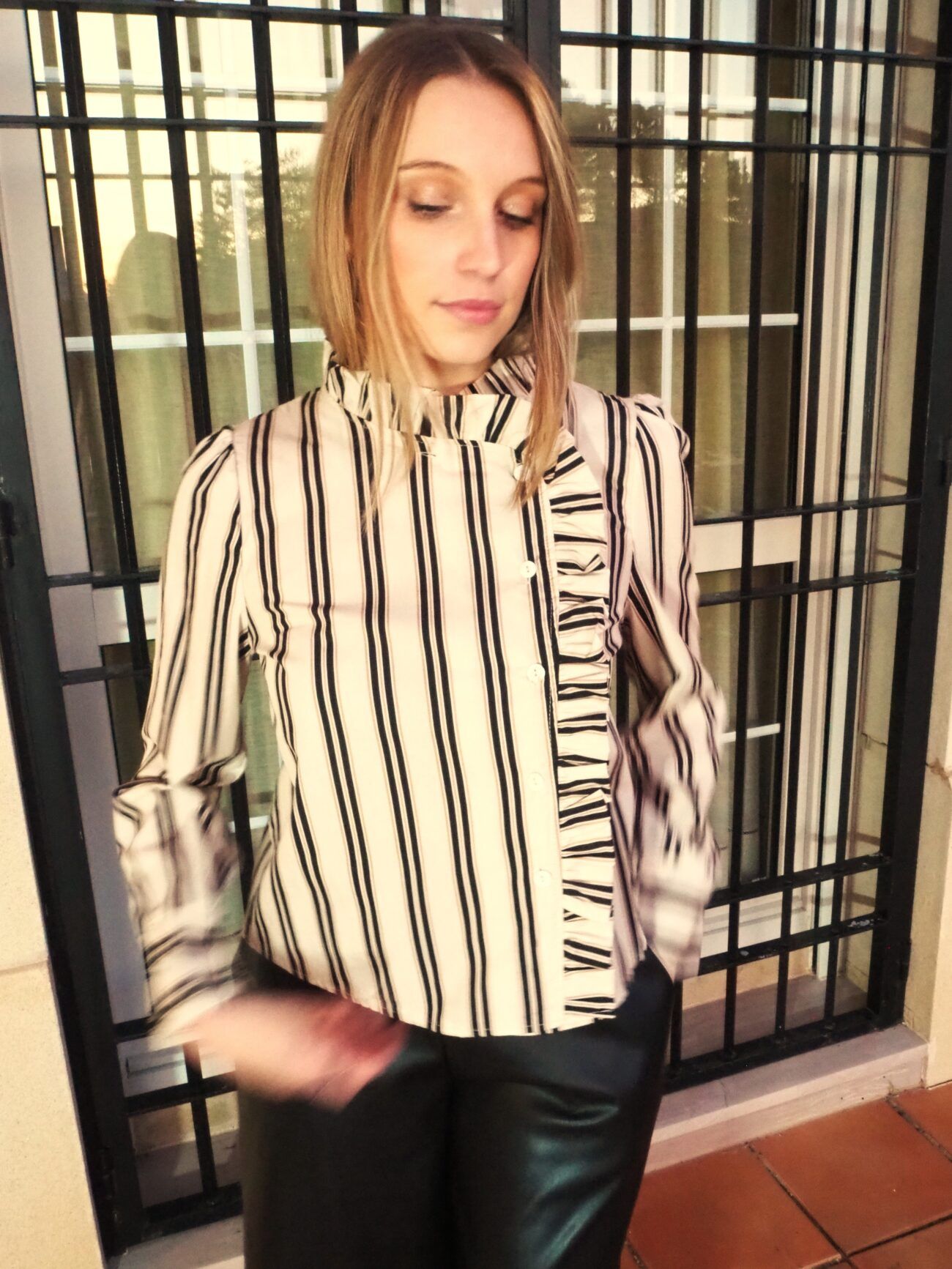Blusa de rayas cruzada para mujer