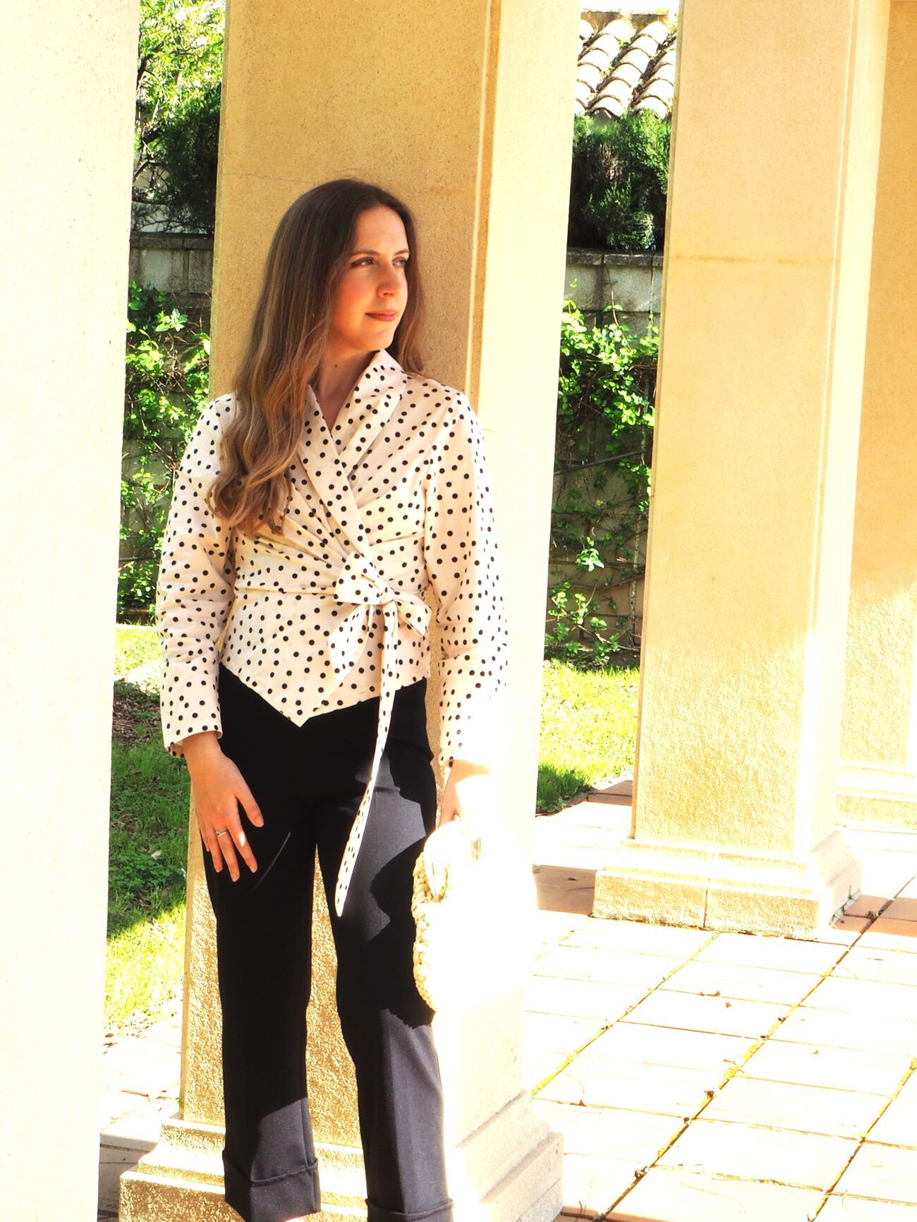 Pantalón de punto negro tobillero de tiro alto mujer