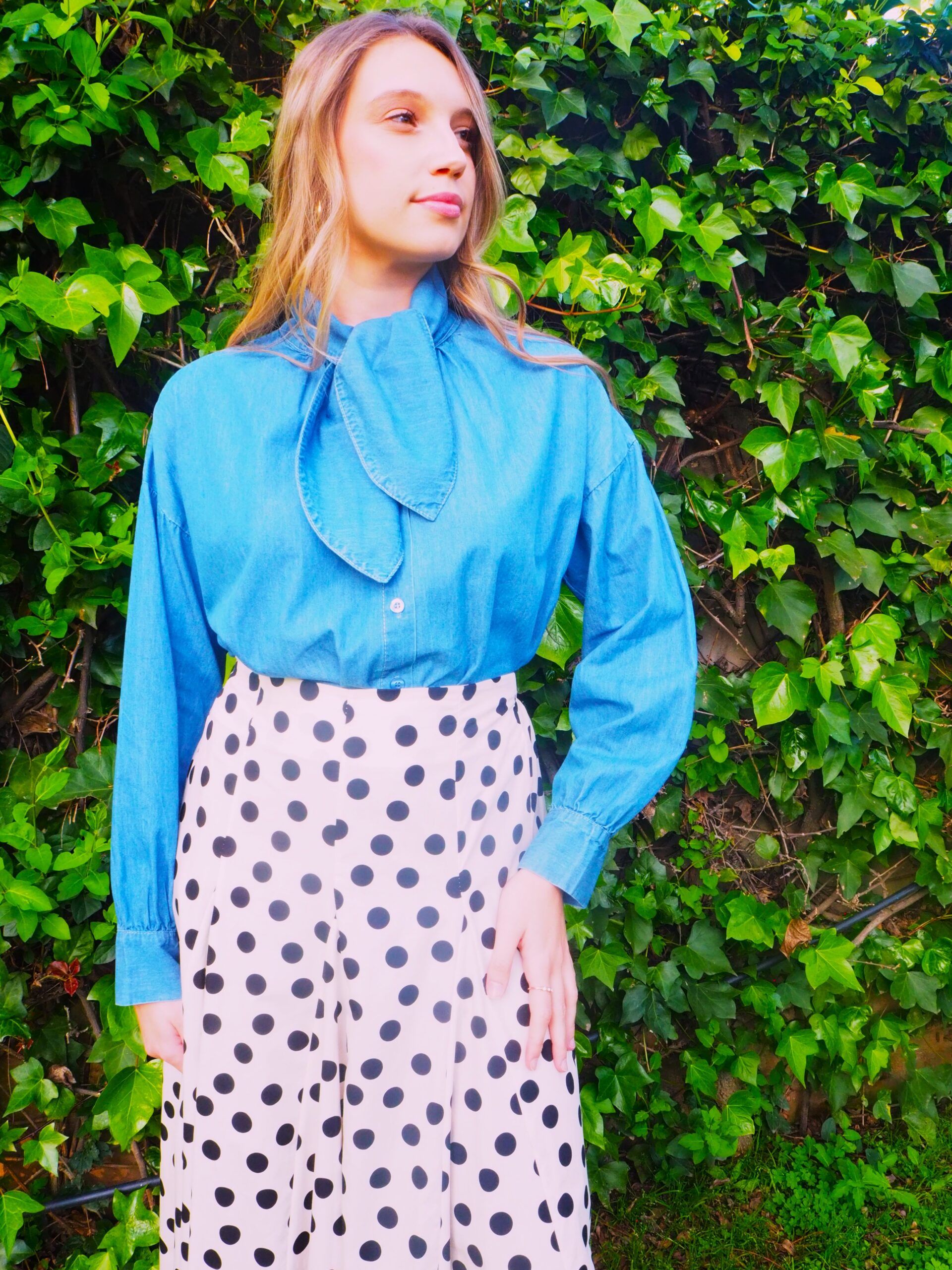 Falda midi blanca de lunares con vuelo mujer - Imagen 2