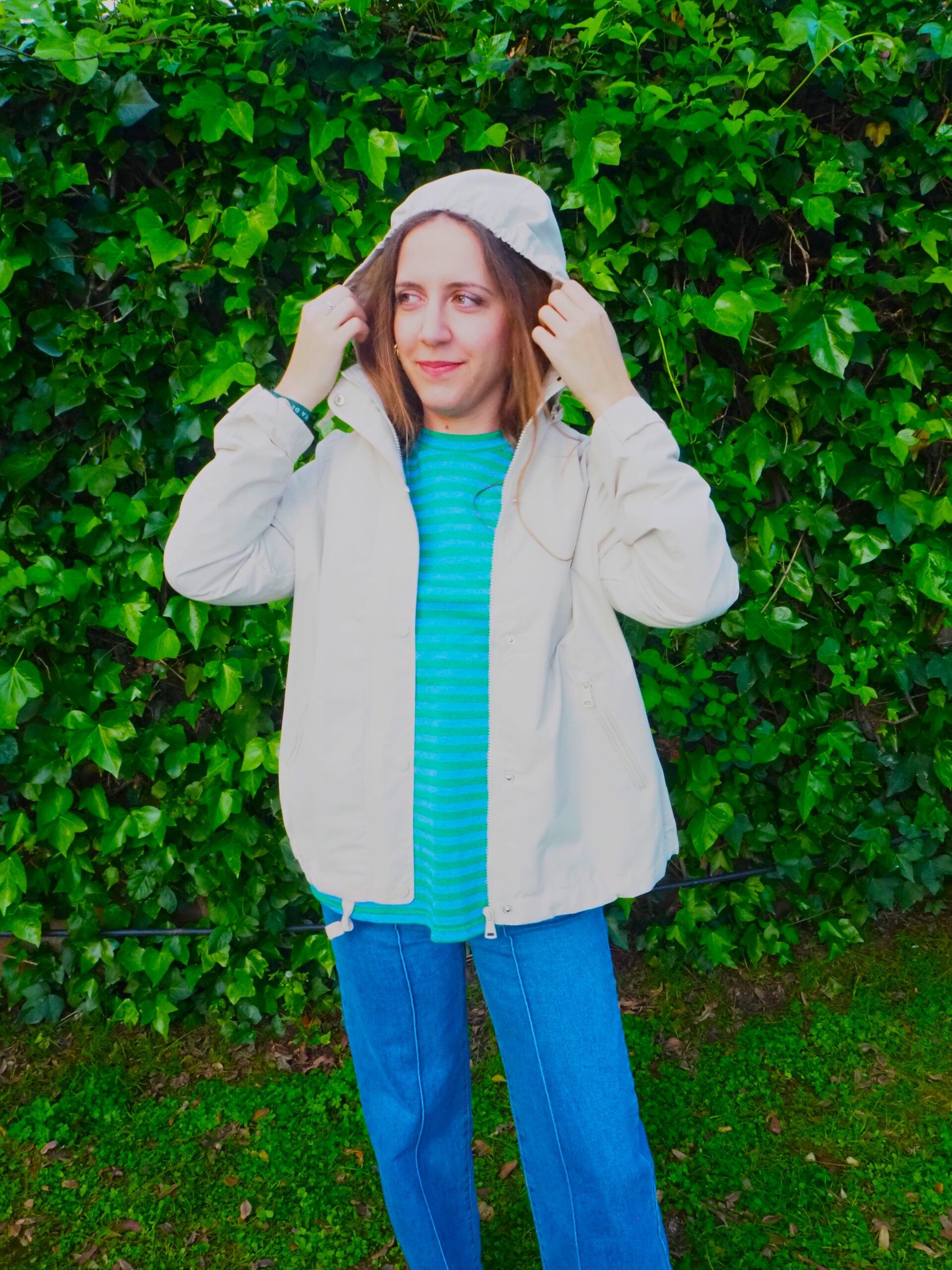 Parka repelente al agua con capucha desmontable beige mujer