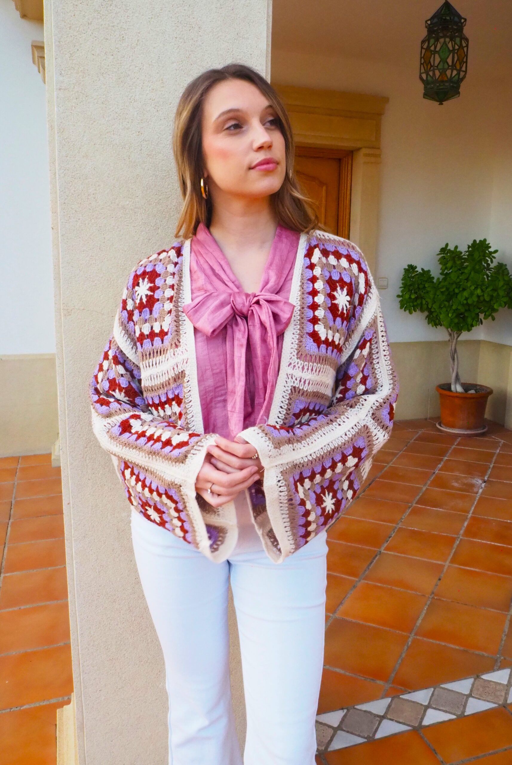 Chaqueta croché estilo boho mujer - Imagen 4