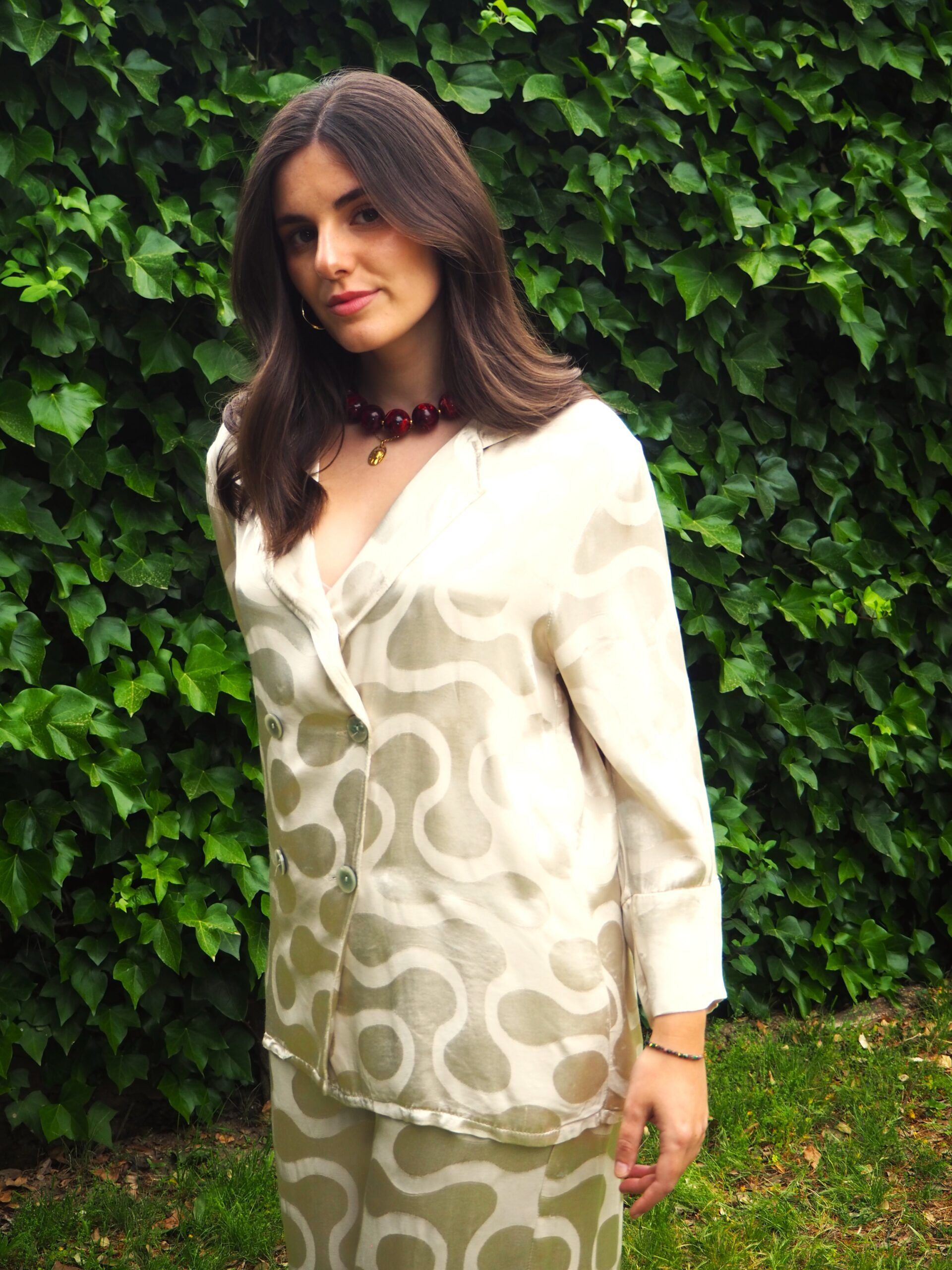 Chaqueta cruzada saten doble botonadura y solapa hueso - Imagen 7