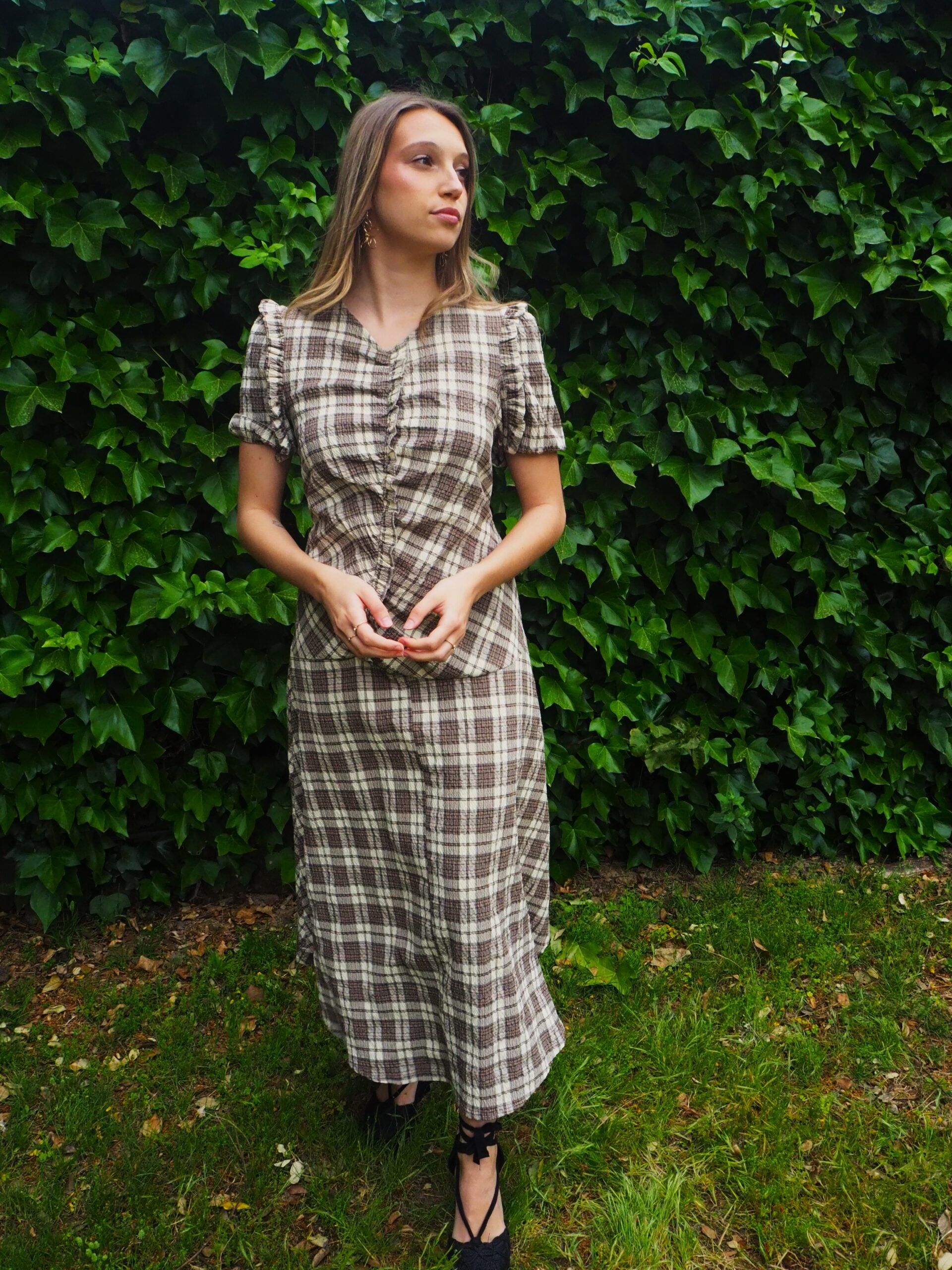 Vestido drapeado de cuadros asimétrico mujer - Imagen 17