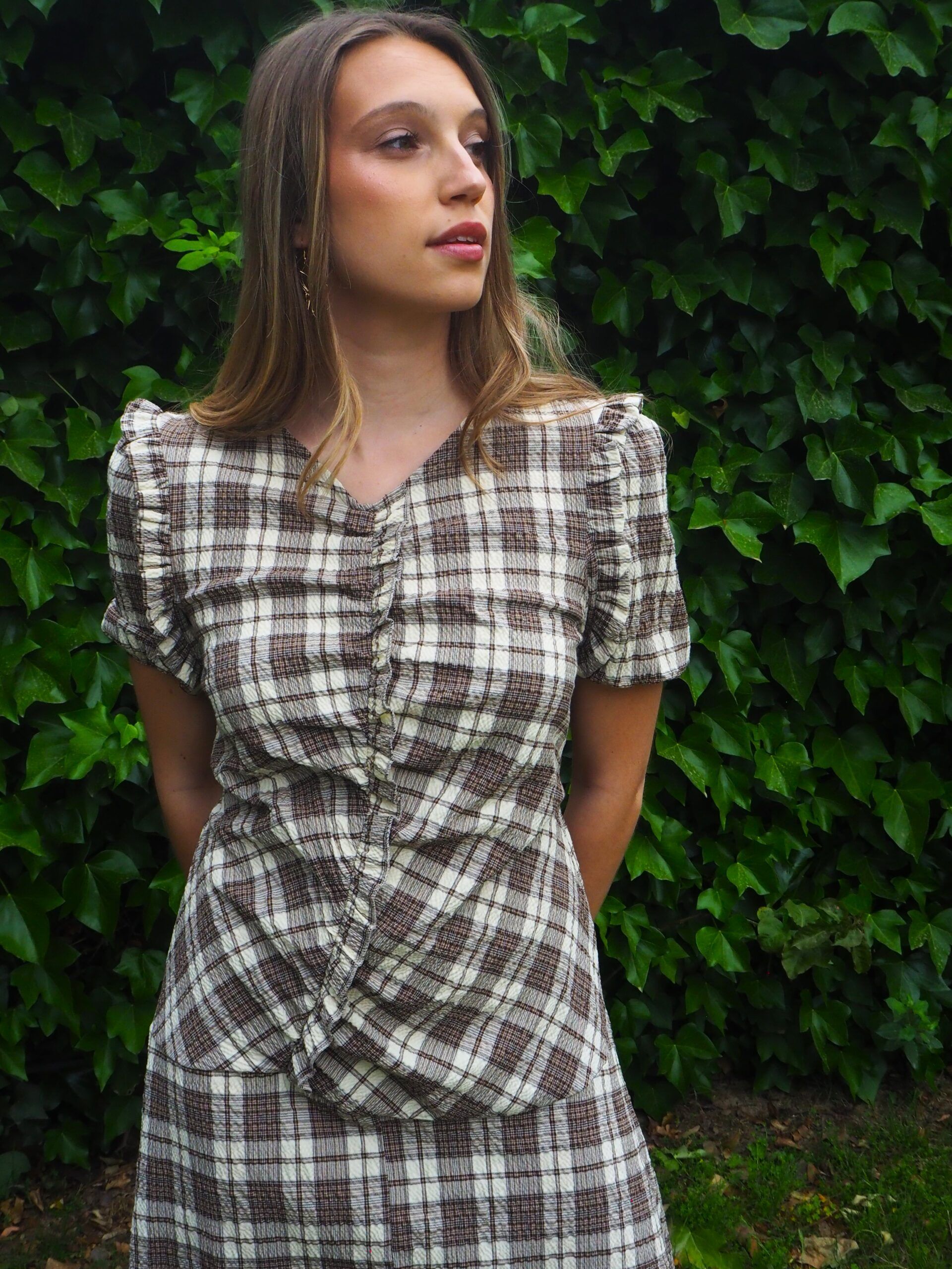 Vestido drapeado de cuadros asimétrico mujer - Imagen 13