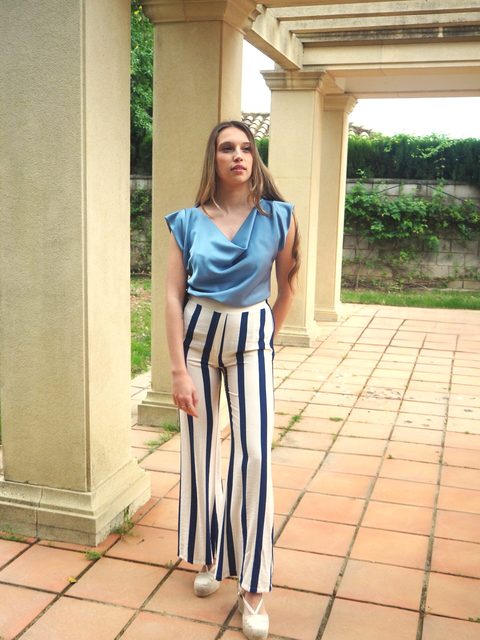 Blusa satinada cuello caído y manga sisa mujer - Imagen 5
