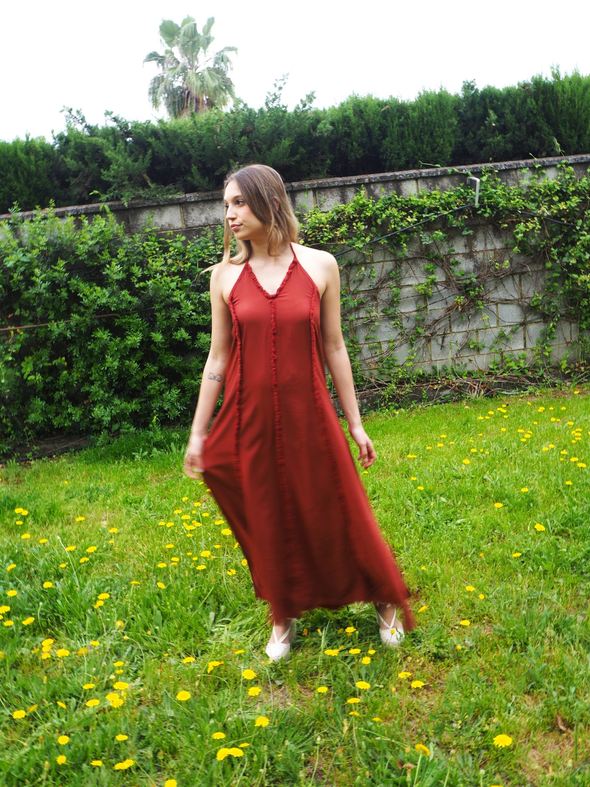 Vestido midi cuello halter atado y espalda descubierta teja - Imagen 2