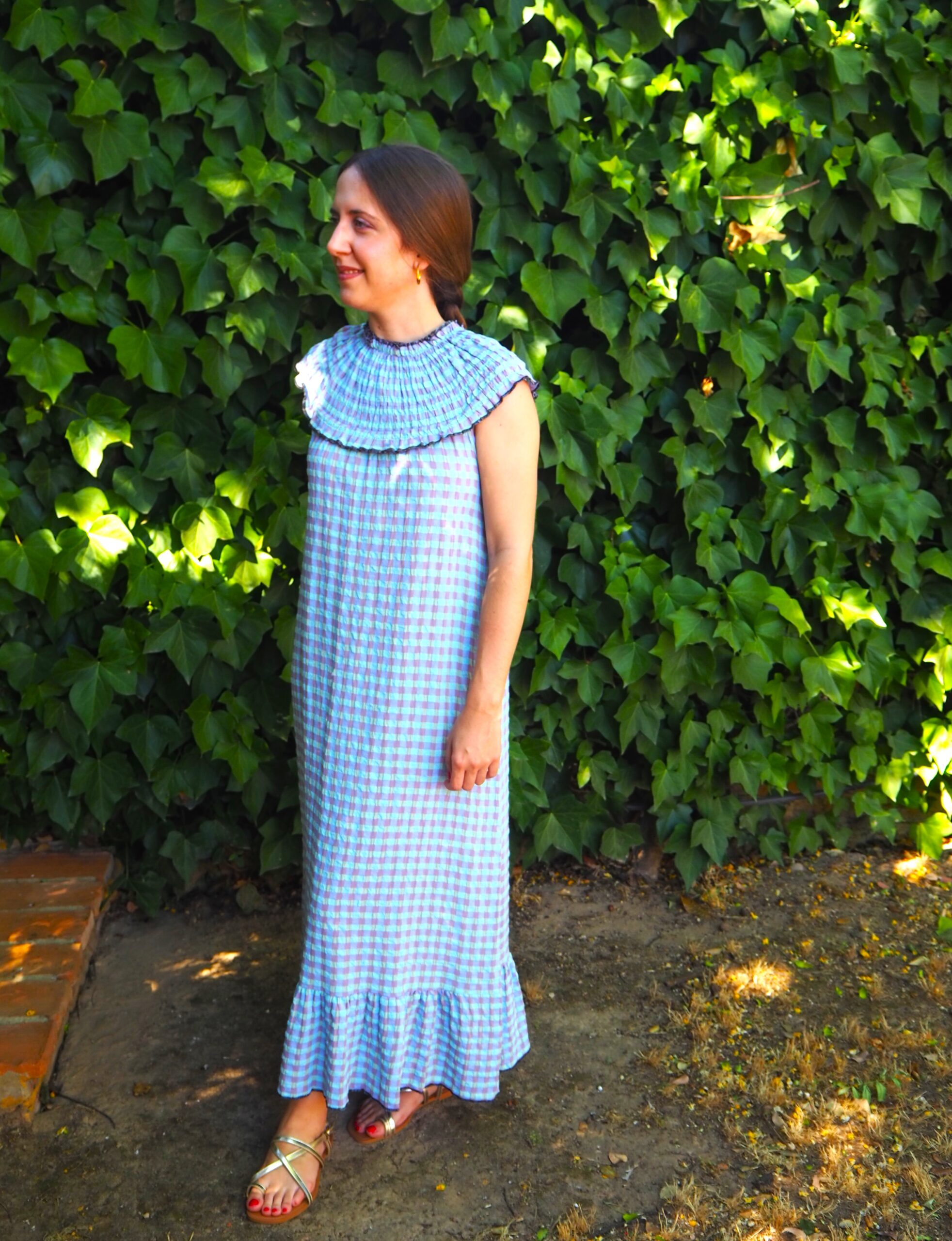 Vestido largo vichy de algodón con pechera elástica azul - Imagen 4