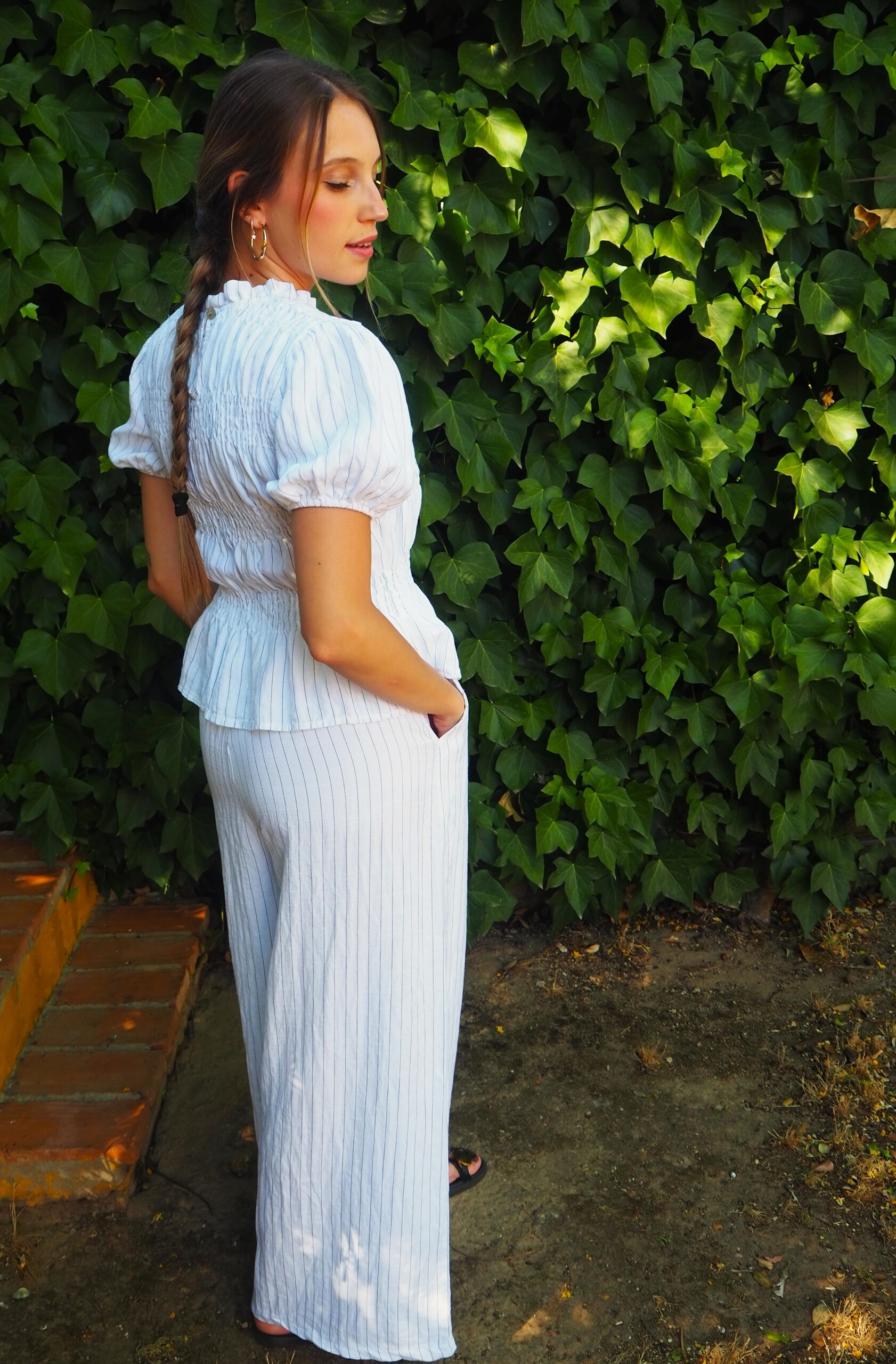 Pantalón de lino raya diplomática recto de tiro alto