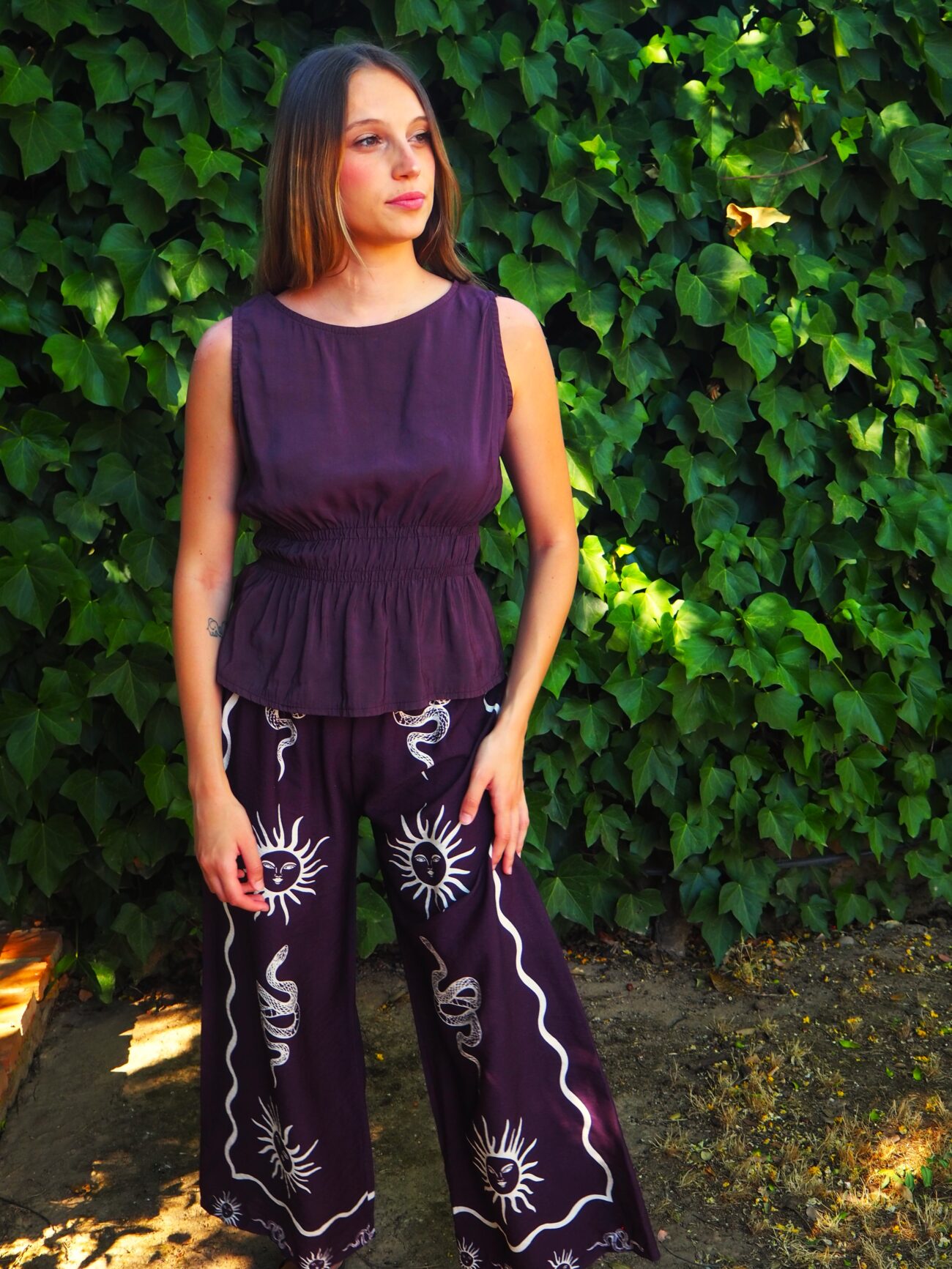 Pantalón recto de tiro alto venus morado