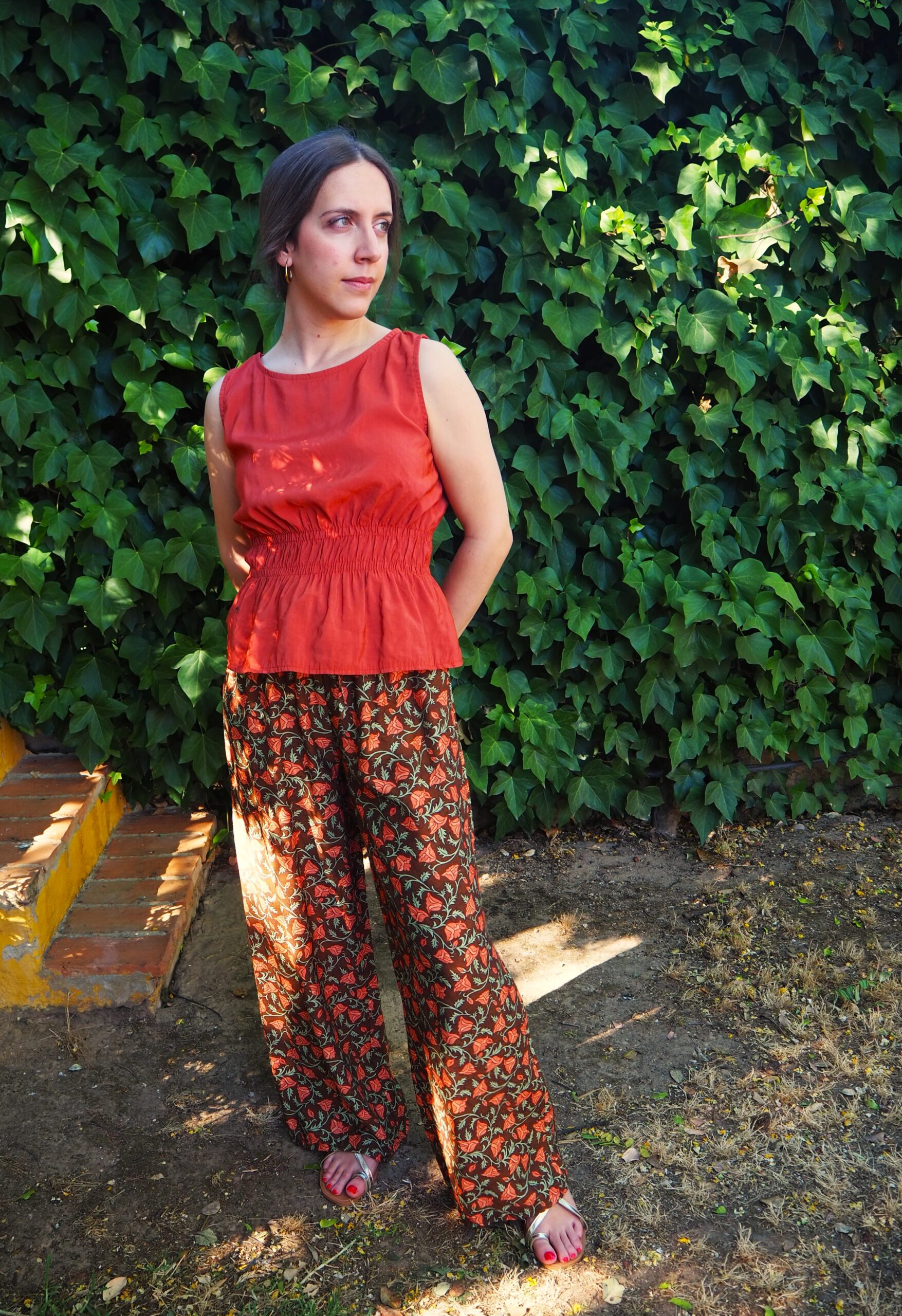 Pantalón recto de tiro alto rosas - Imagen 3