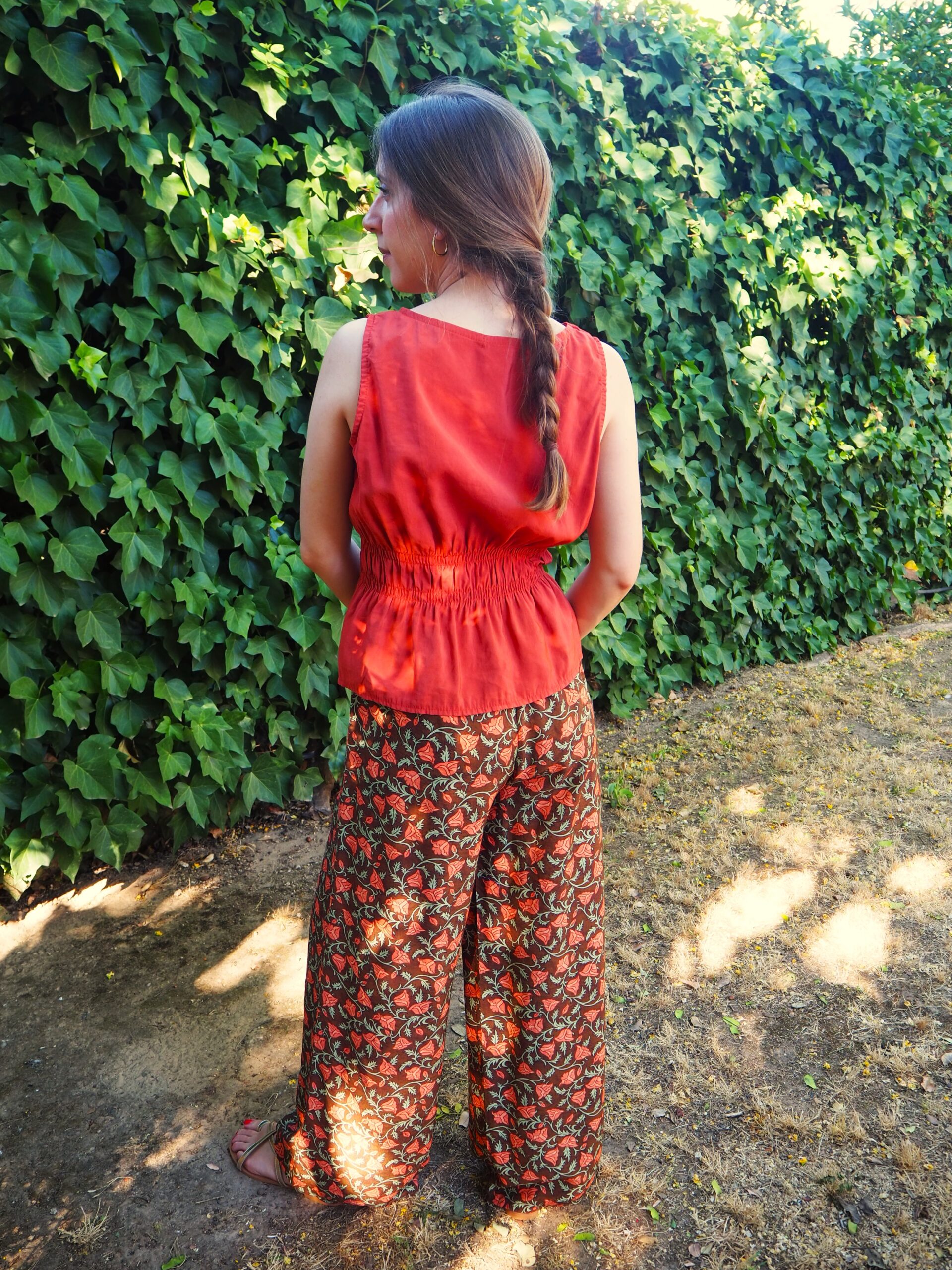 Pantalón recto de tiro alto rosas - Imagen 2