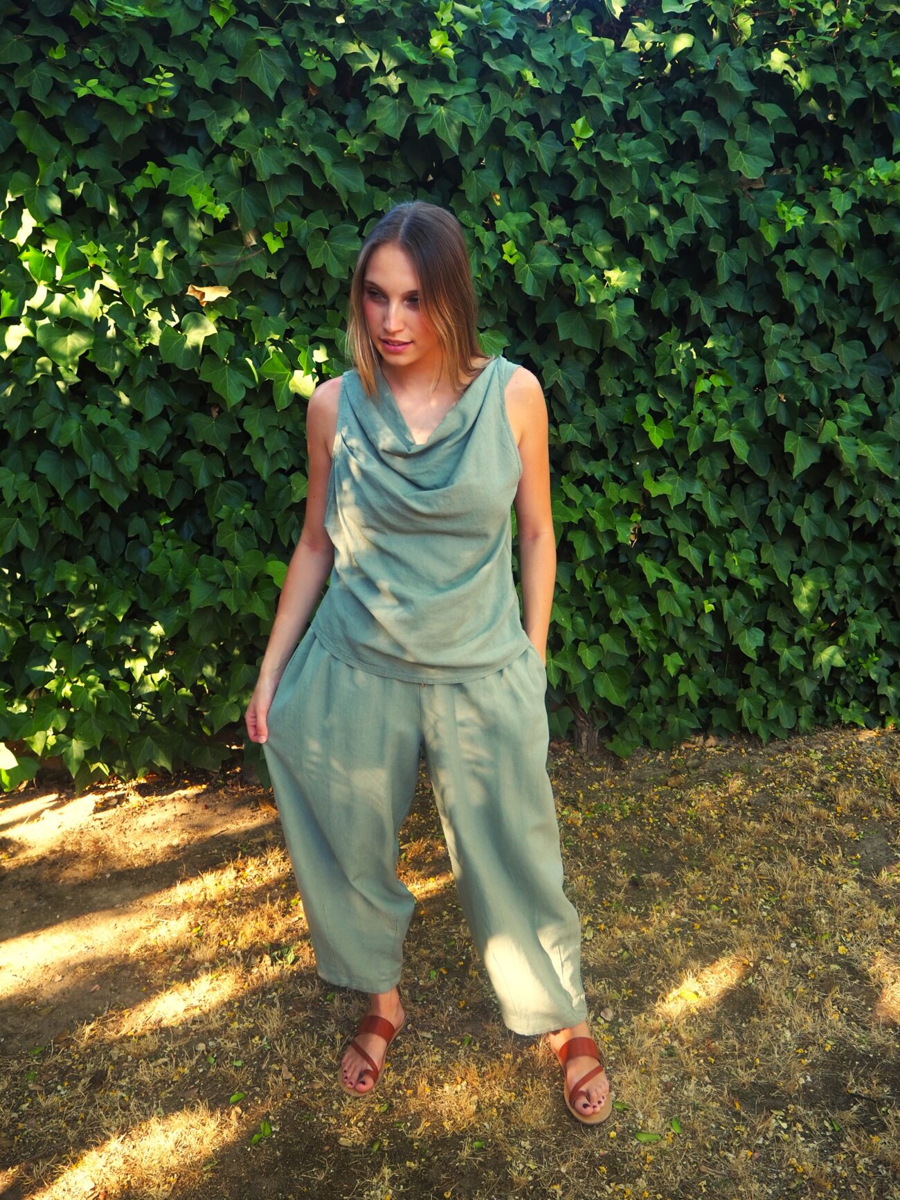 Pantalón de lino baggy con cintura elástica verde