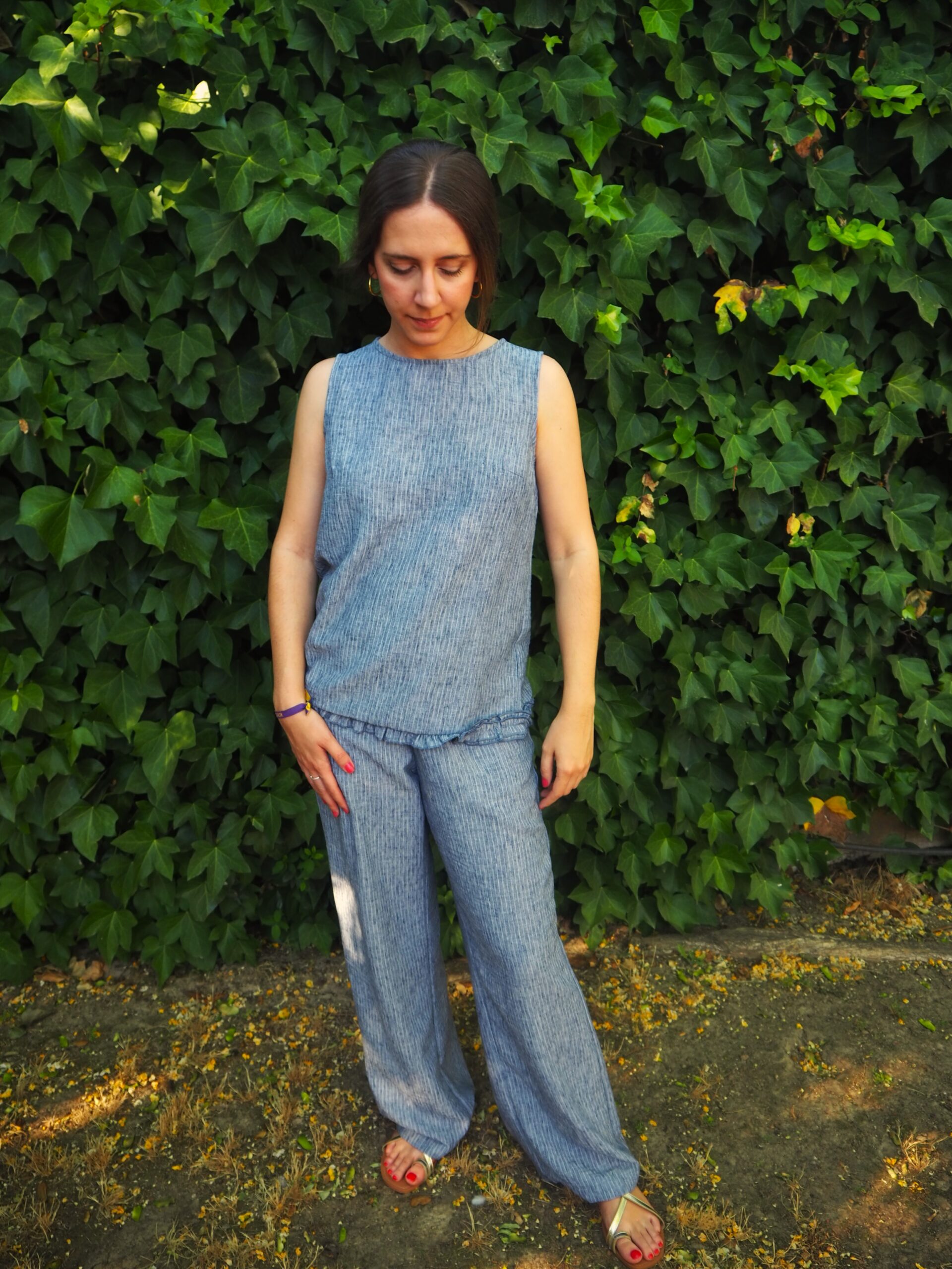 Pantalón de pinzas total look raya diplomática azul