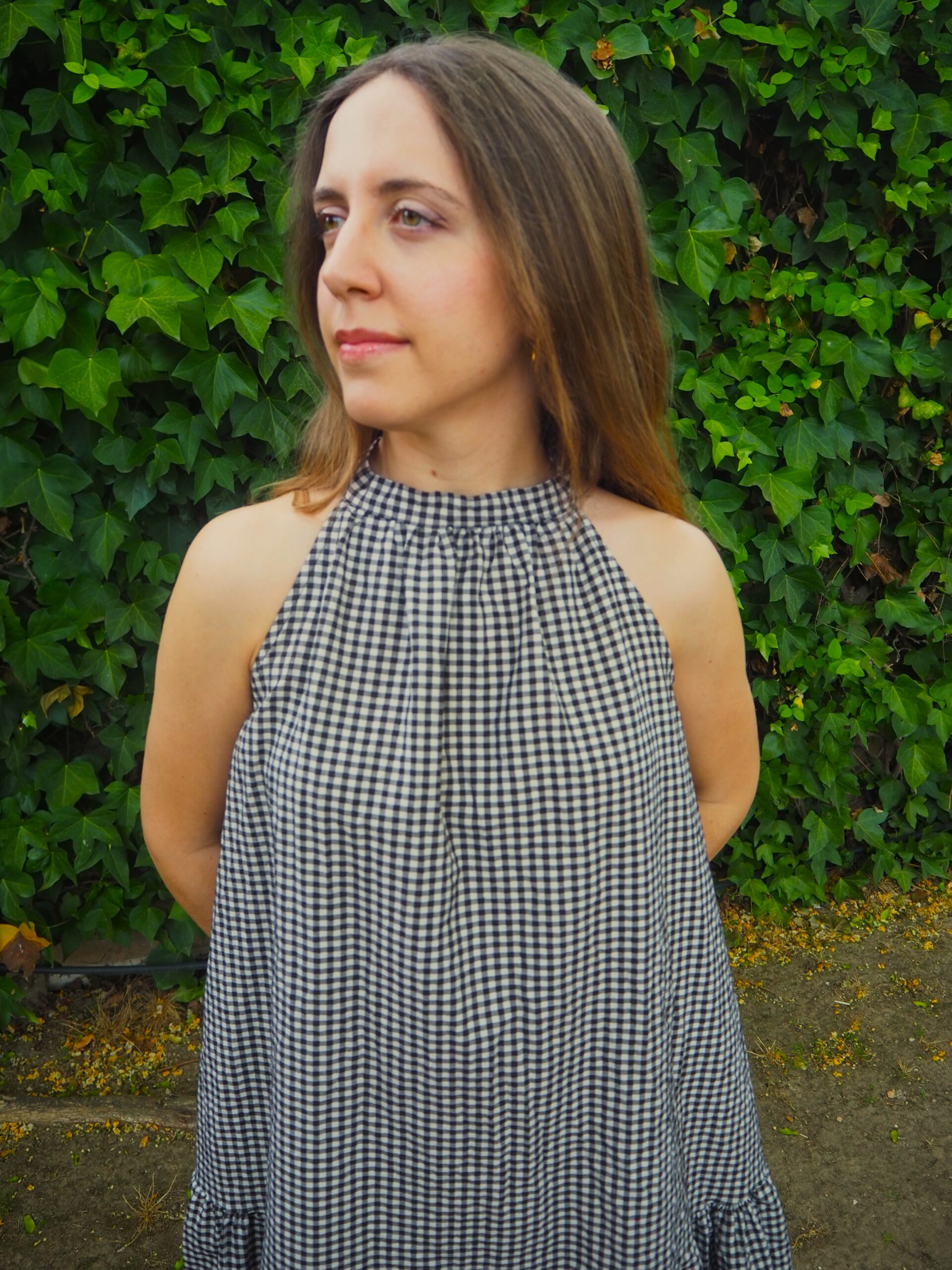 Vestido halter vichy sin mangas marrón - Imagen 5