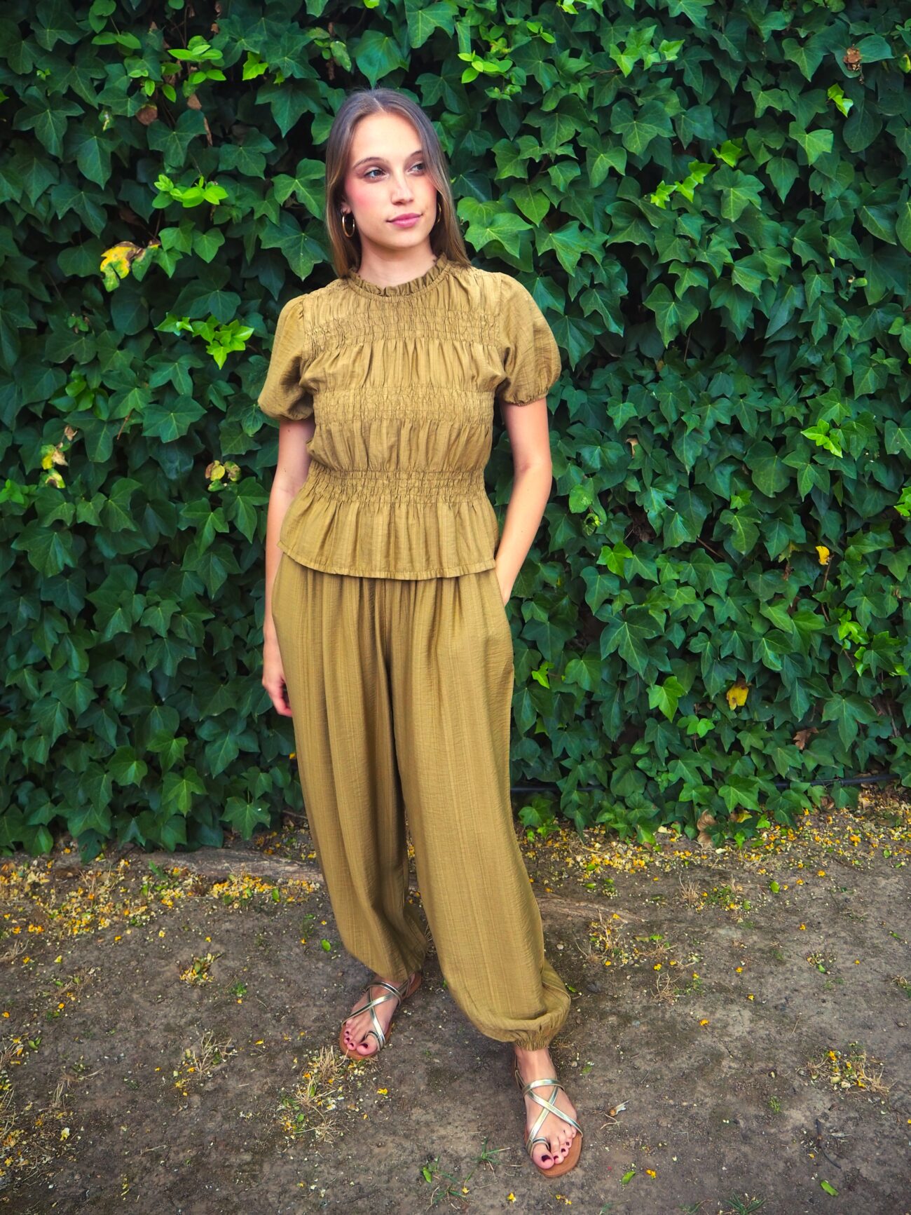 Pantalón baggy de tiro alto con cintura elástica